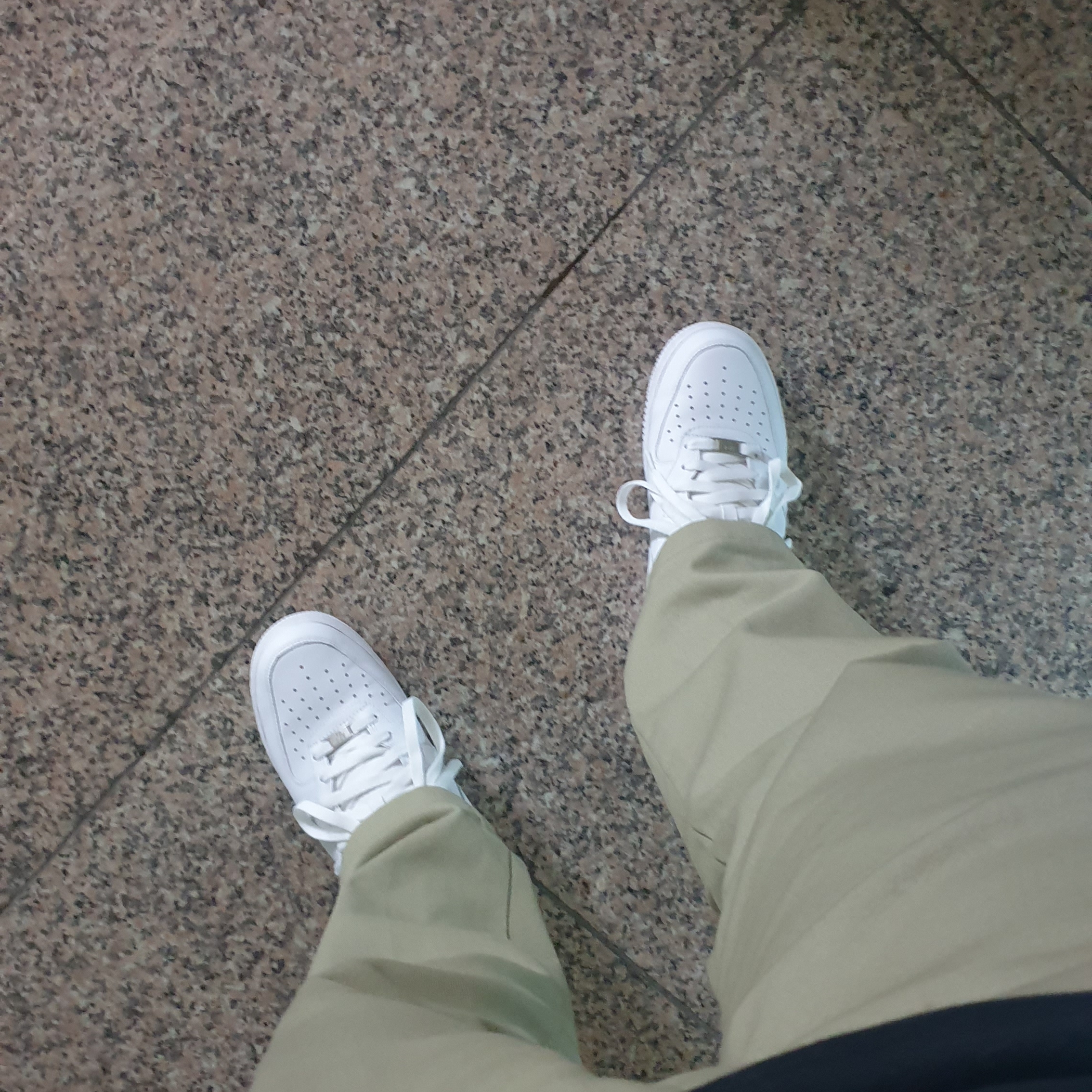 Nike Air Force 1 Mid '07 White 착용 스타일 - 1