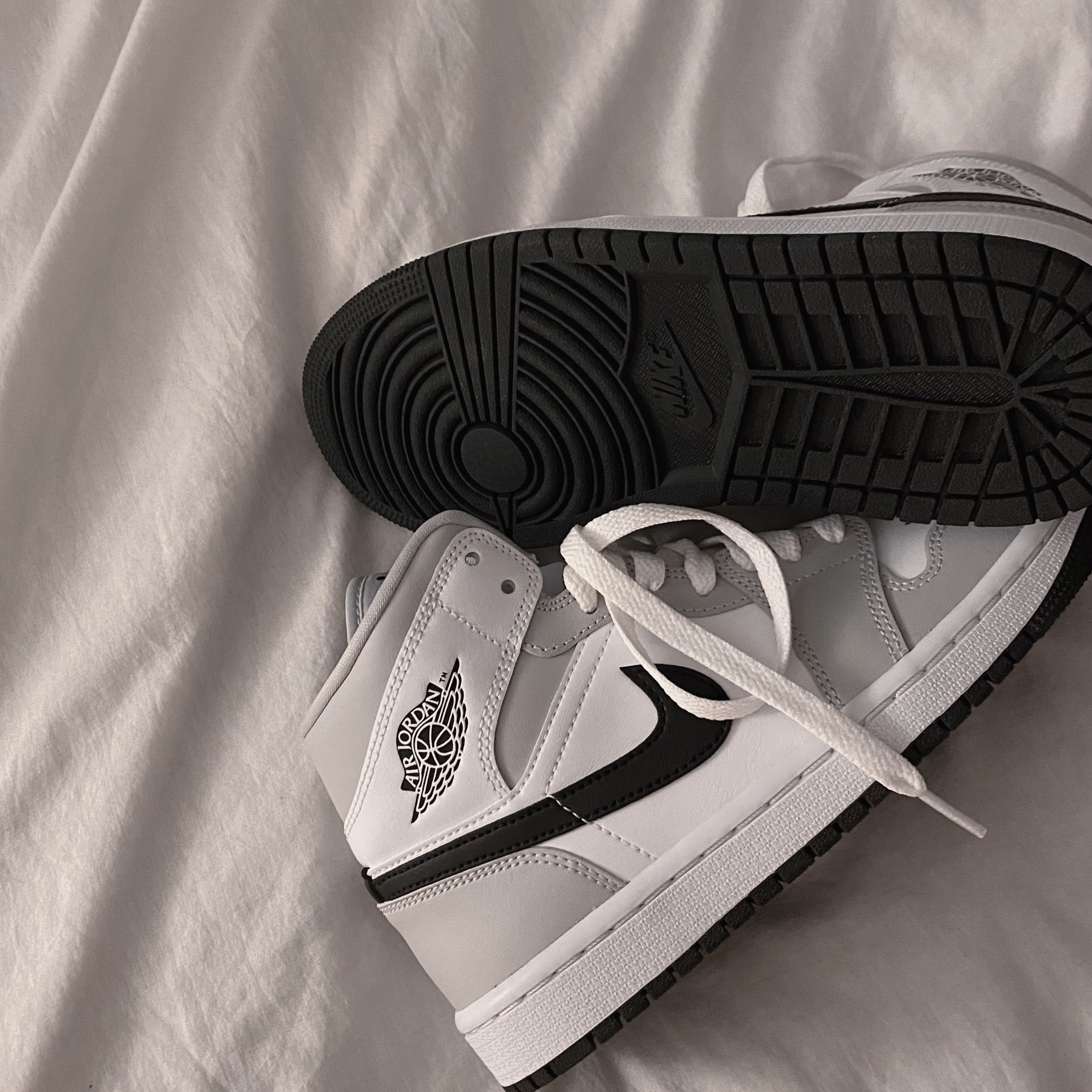 (W) Jordan 1 Mid Grey Fog 착용 스타일