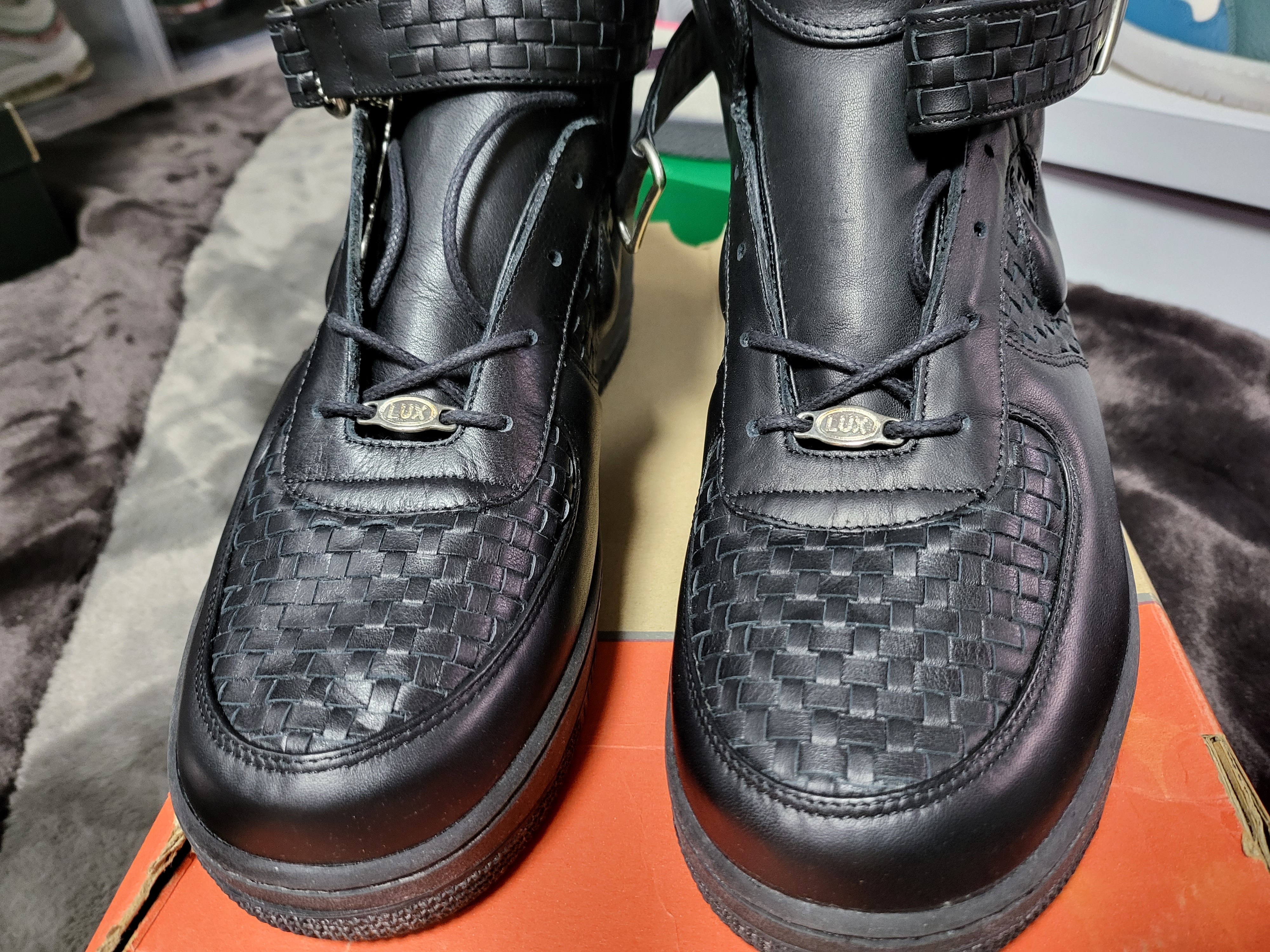 Nike Air Force 1 High Lux '04 Black 착용 스타일 - 2