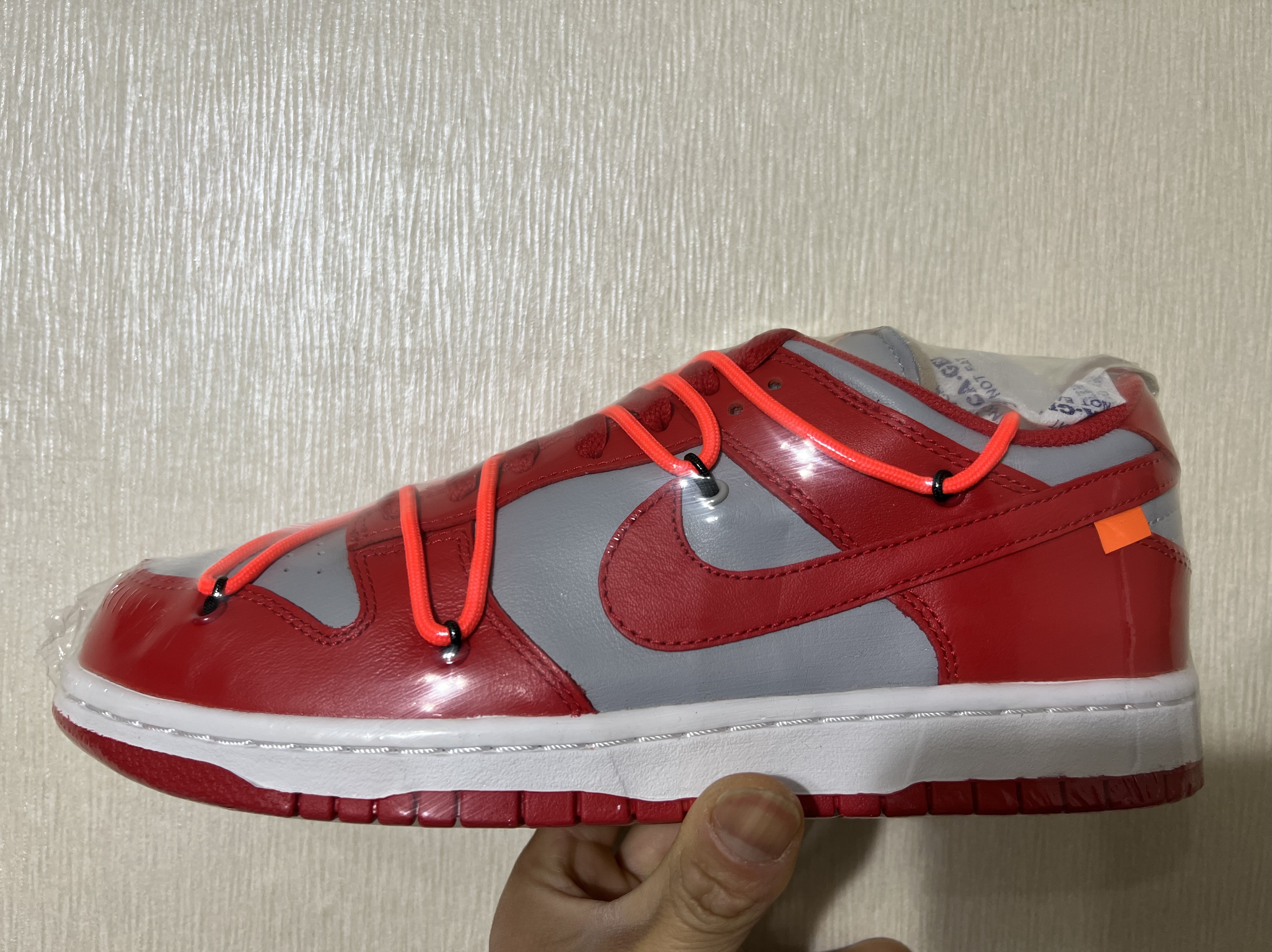 Nike x Off-White Dunk Low University Red 착용 스타일 - 1