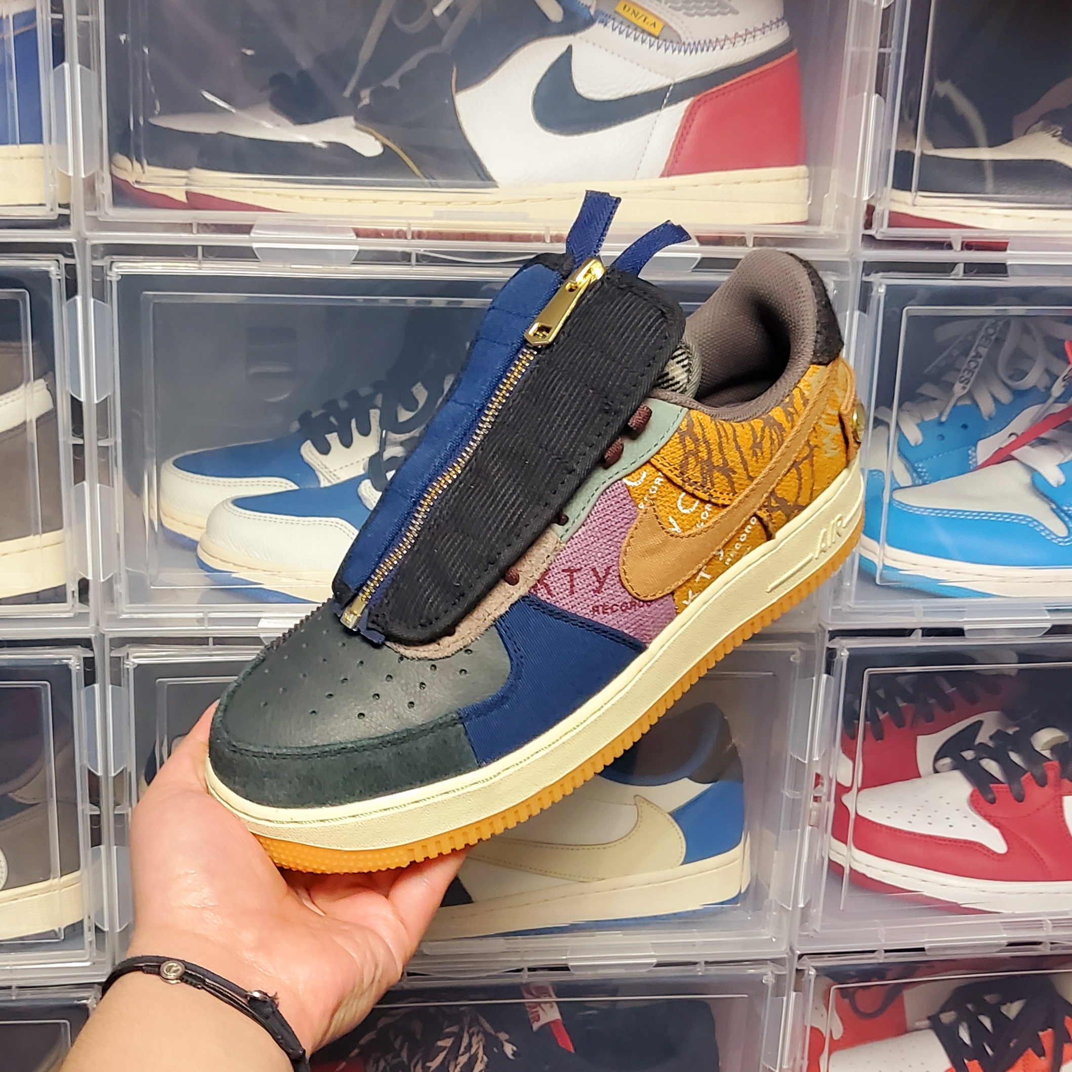 Nike x Travis Scott Air Force 1 Low Cactus Jack 착용 스타일 - 1