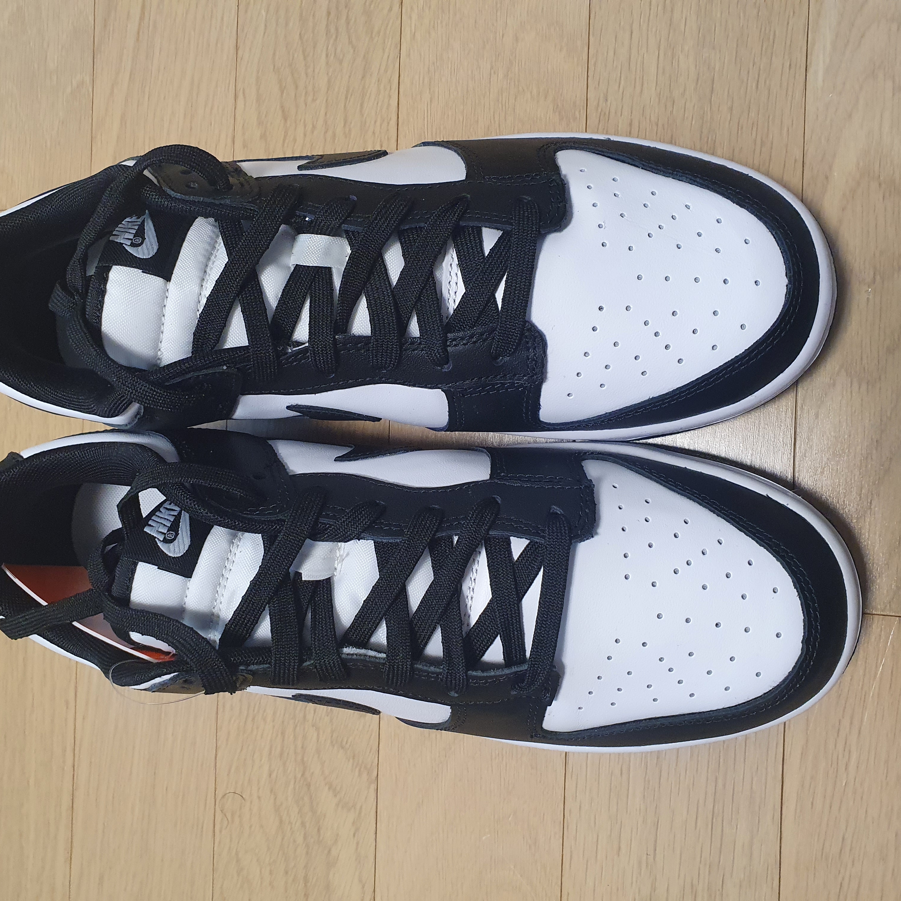Nike Dunk Low Retro Black 착용 스타일 - 2
