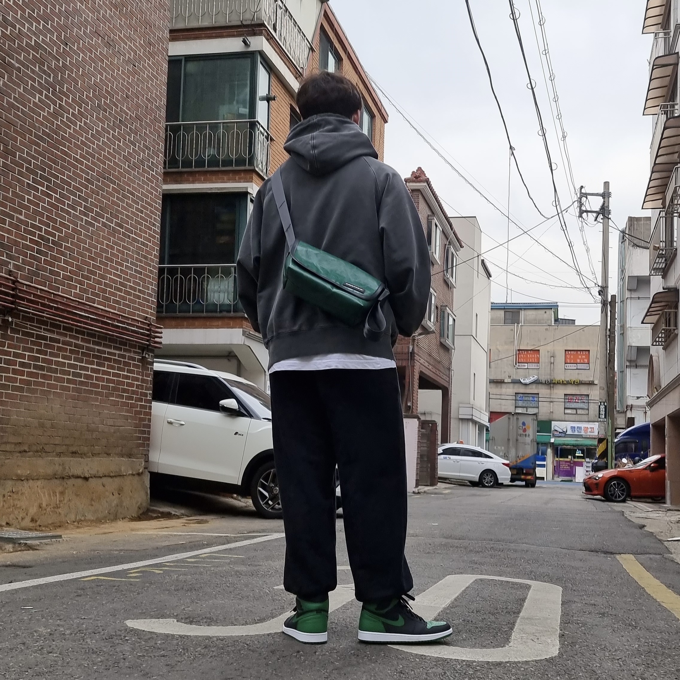 Jordan 1 Retro High OG Pine Green Black 착용 스타일