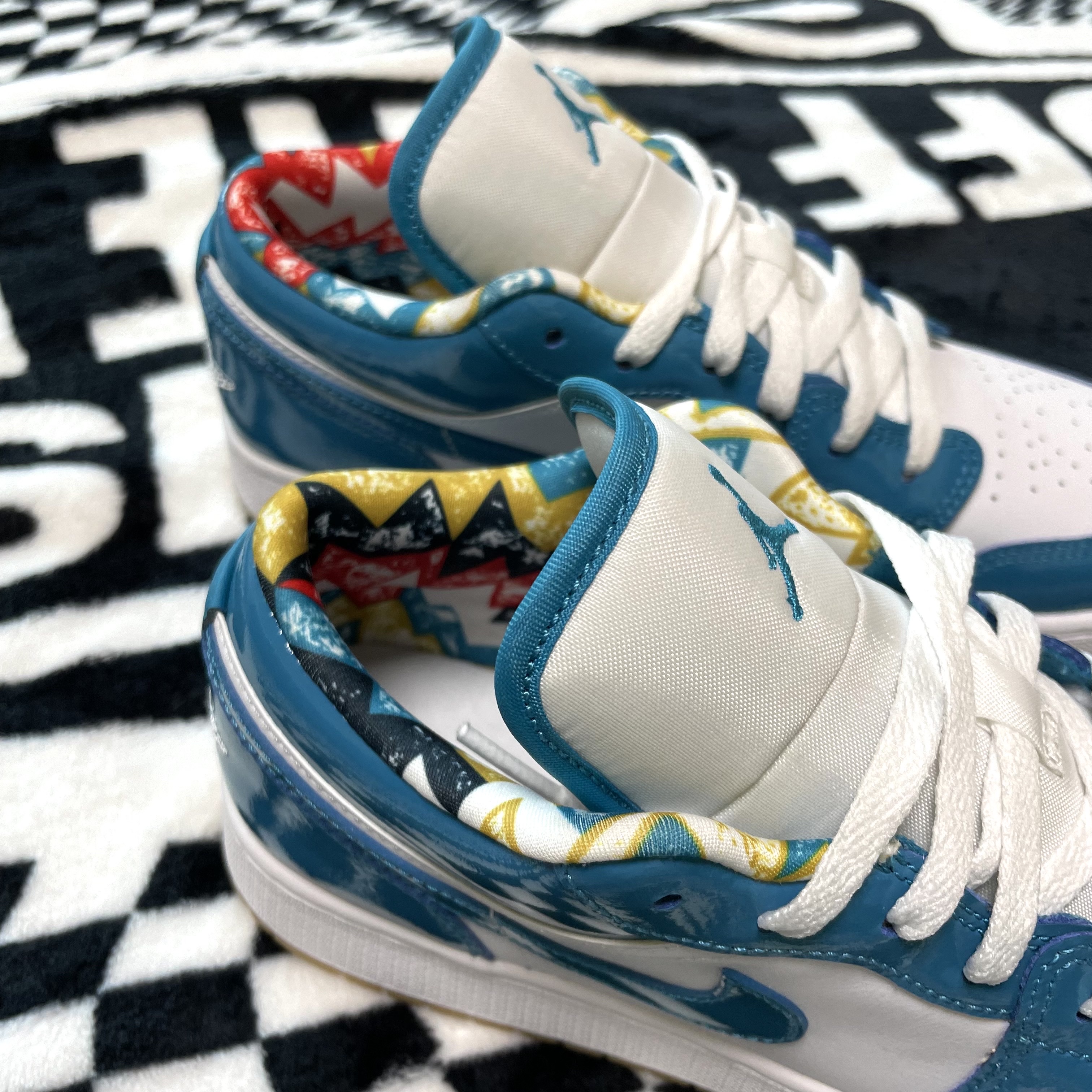 (GS) Jordan 1 Low SE Barcelona 착용 스타일 - 4