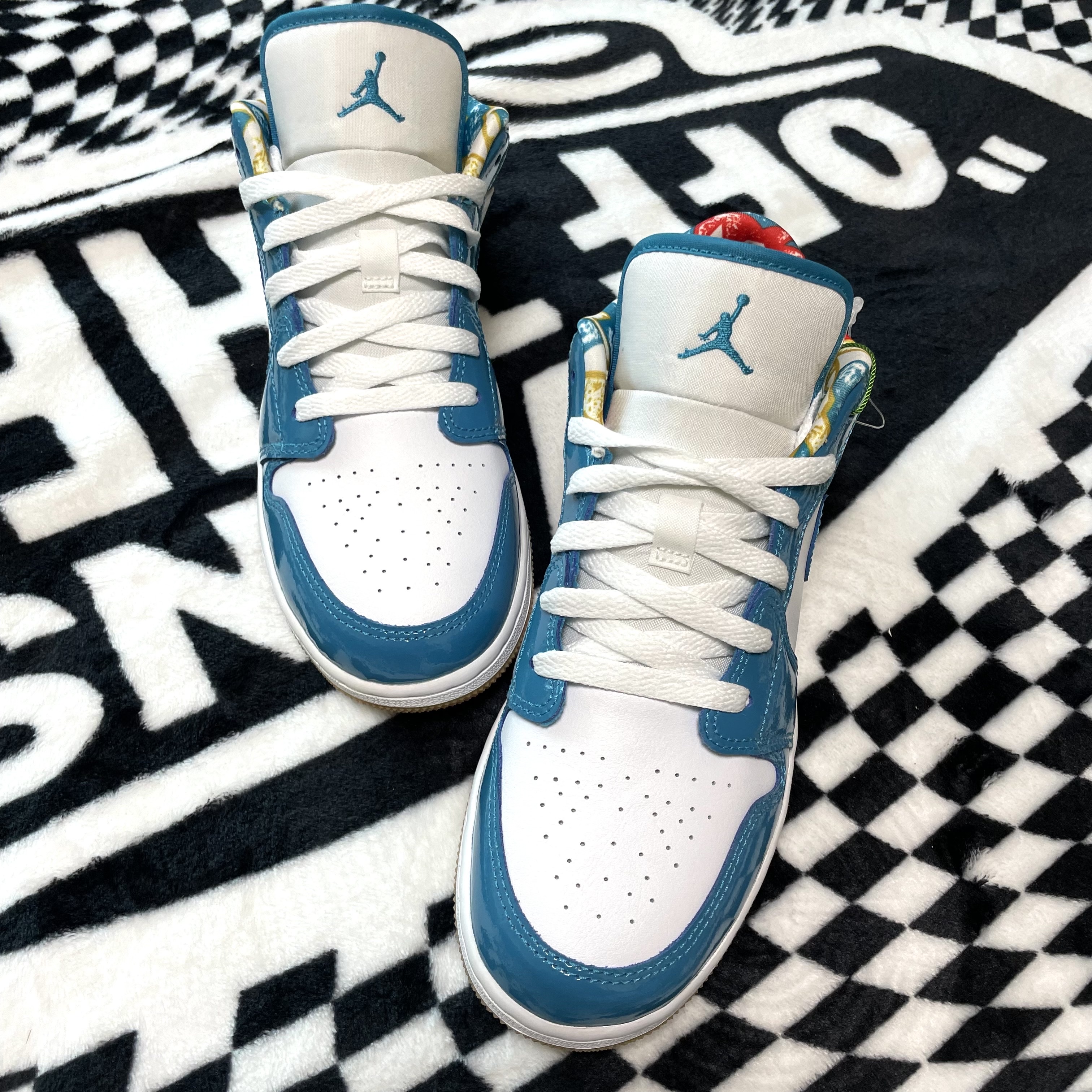 (GS) Jordan 1 Low SE Barcelona 착용 스타일 - 3
