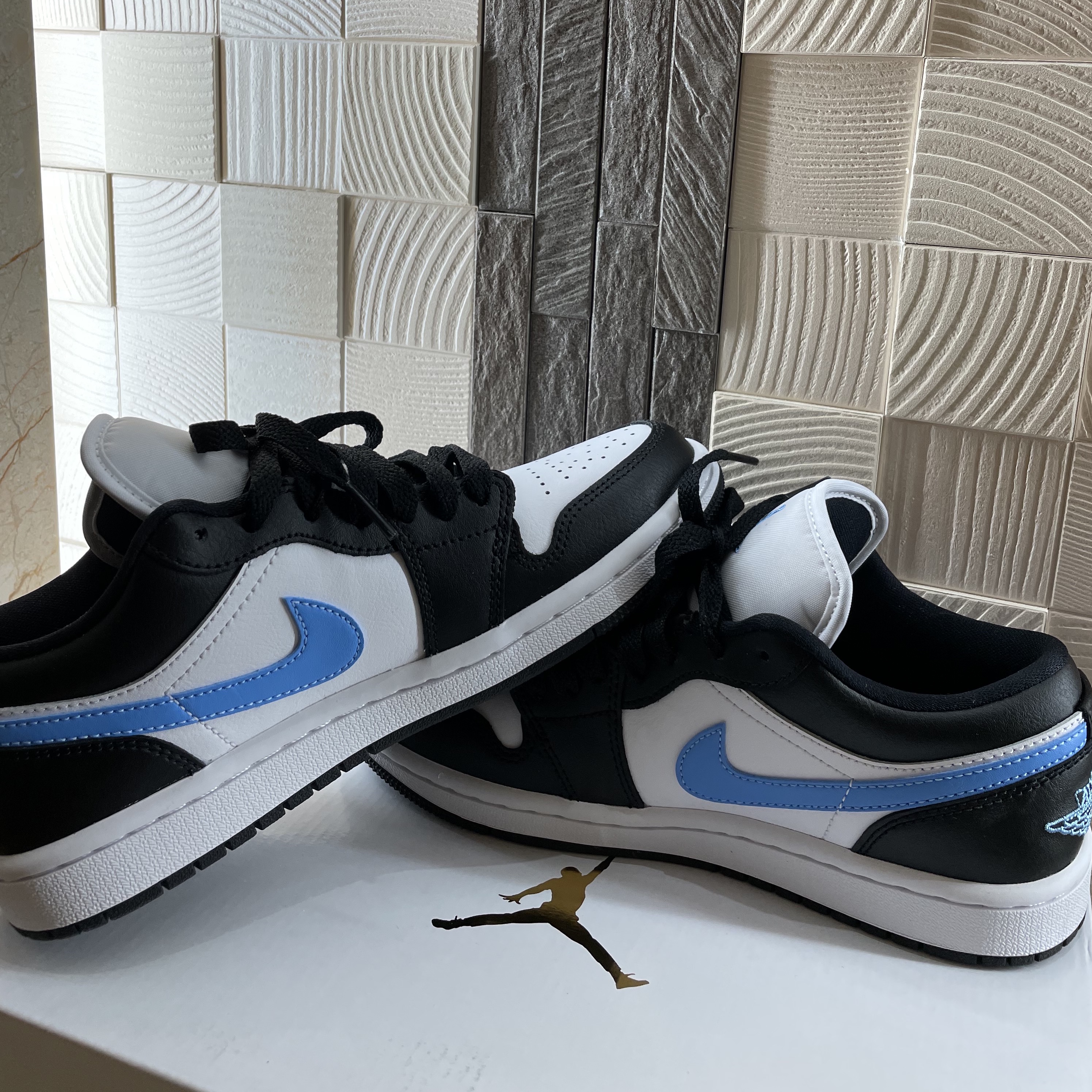 (W) Jordan 1 Low Black University Blue 착용 스타일