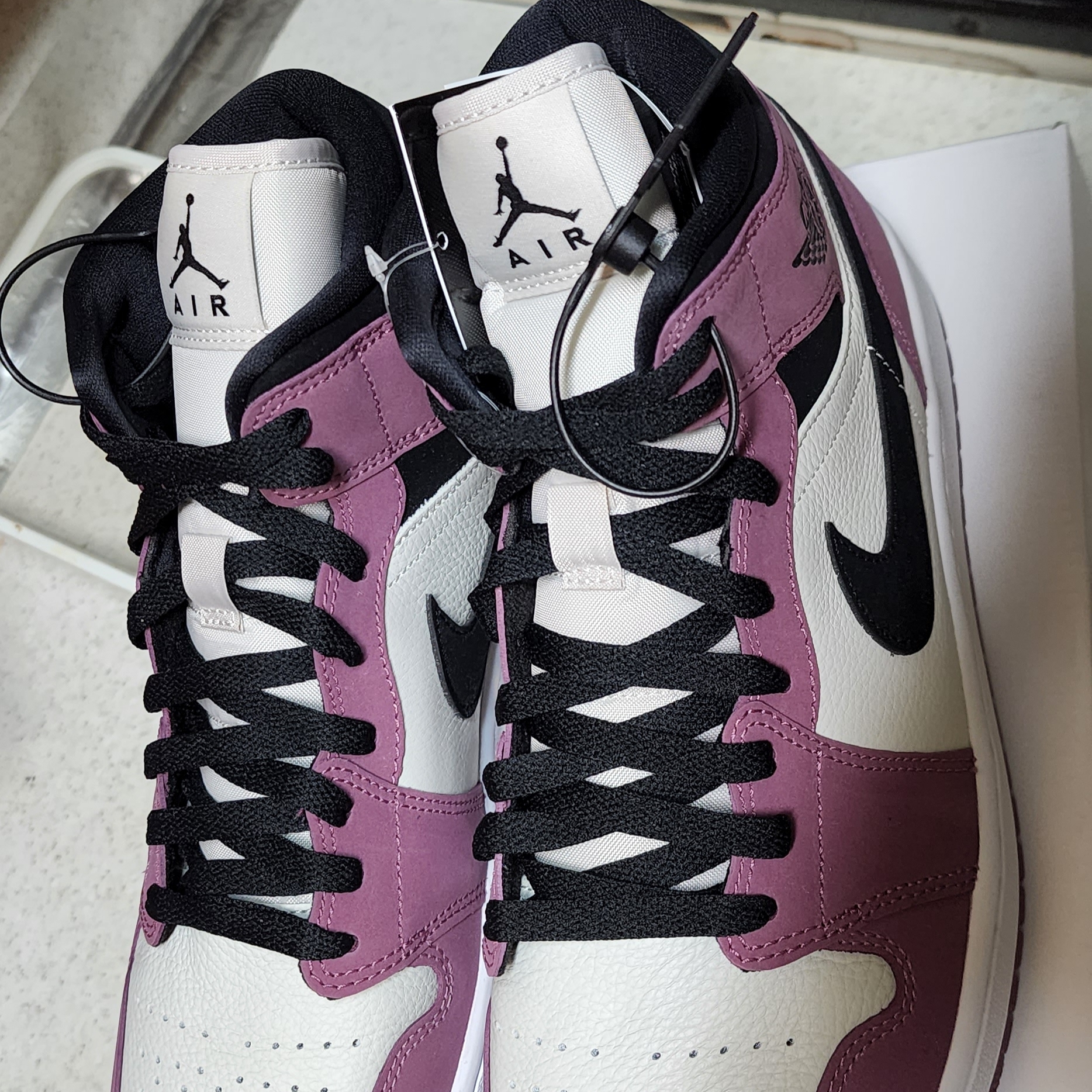 (W) Jordan 1 Mid SE Light Mulberry 착용 스타일