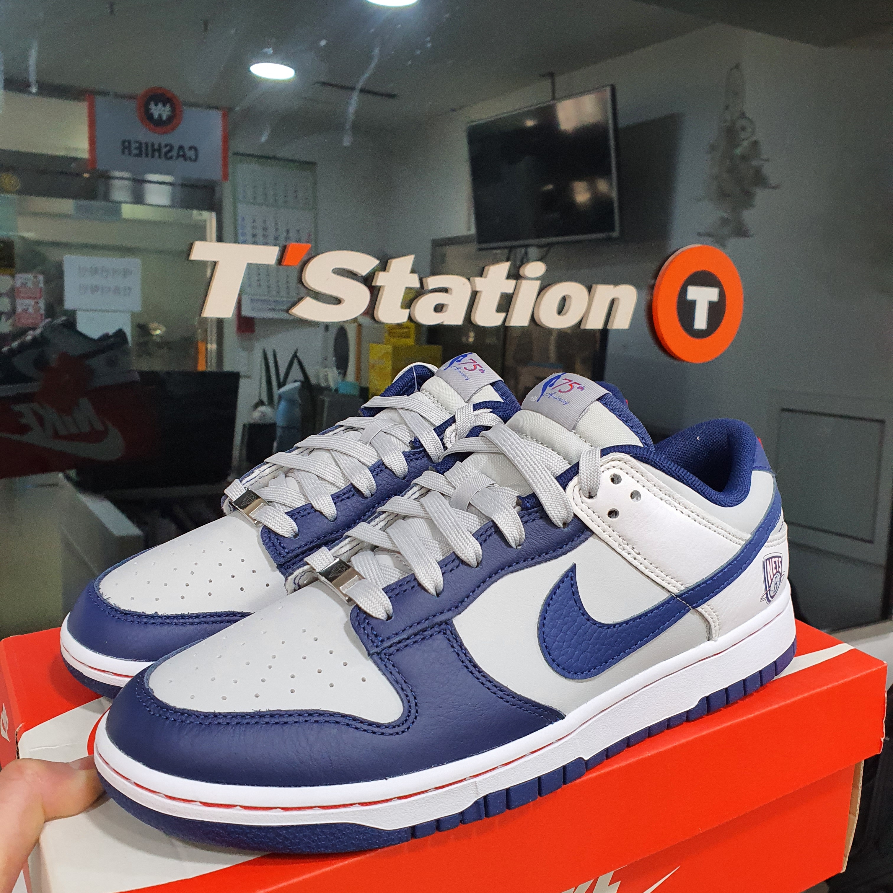 Nike x NBA Dunk Low Retro EMB Nets 착용 스타일 - 2
