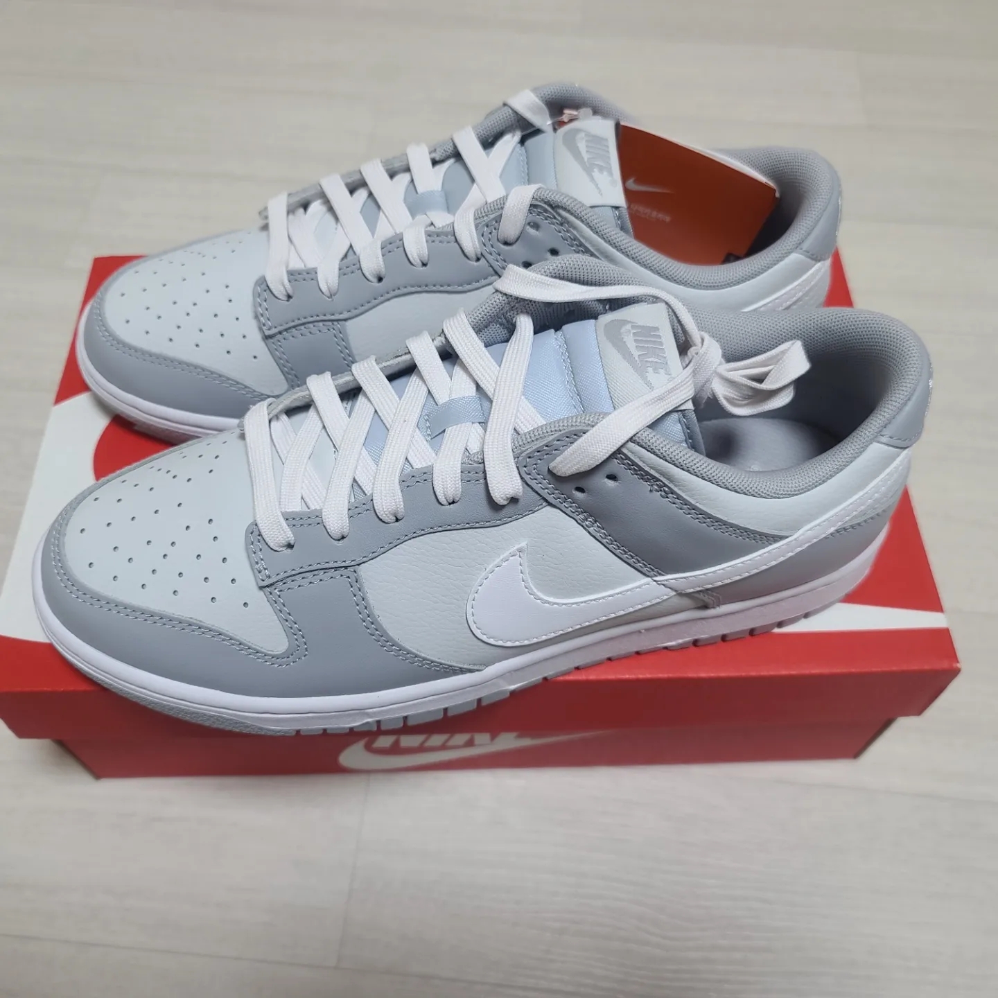 Nike Dunk Low Retro Wolf Grey 착용 스타일 - 1