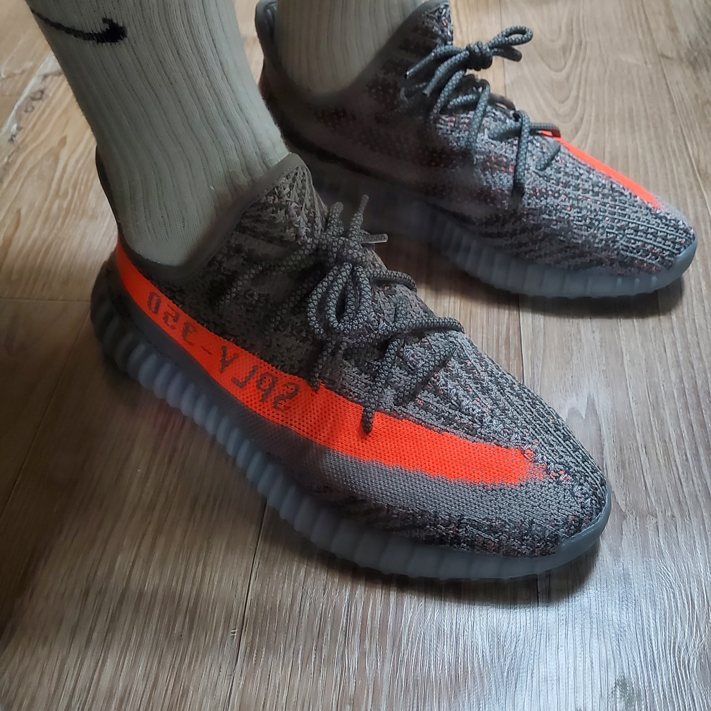 Adidas Yeezy Boost 350 V2 Beluga - Reflective 착용 스타일 - 2