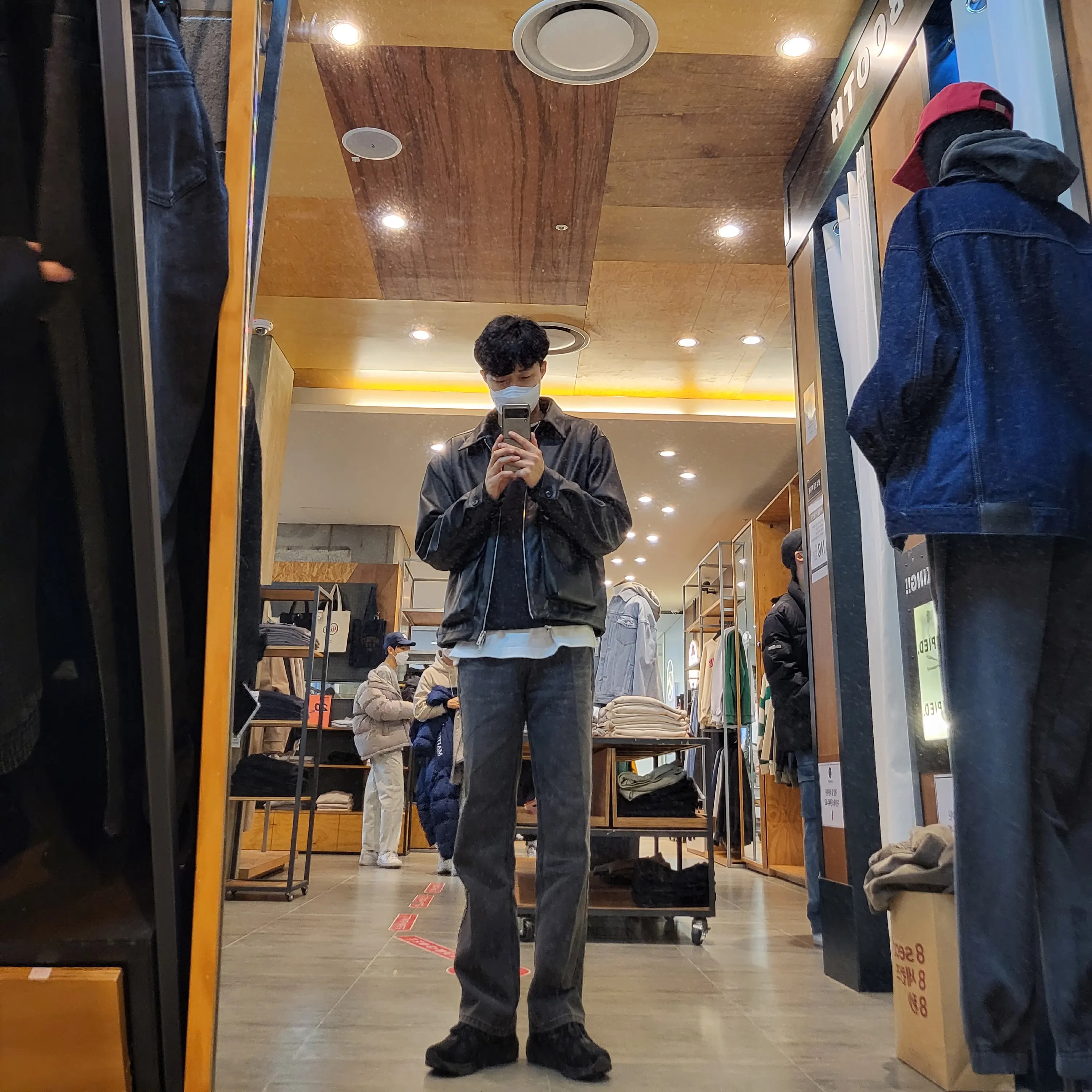 New Balance 878 Triple Black 착용 스타일