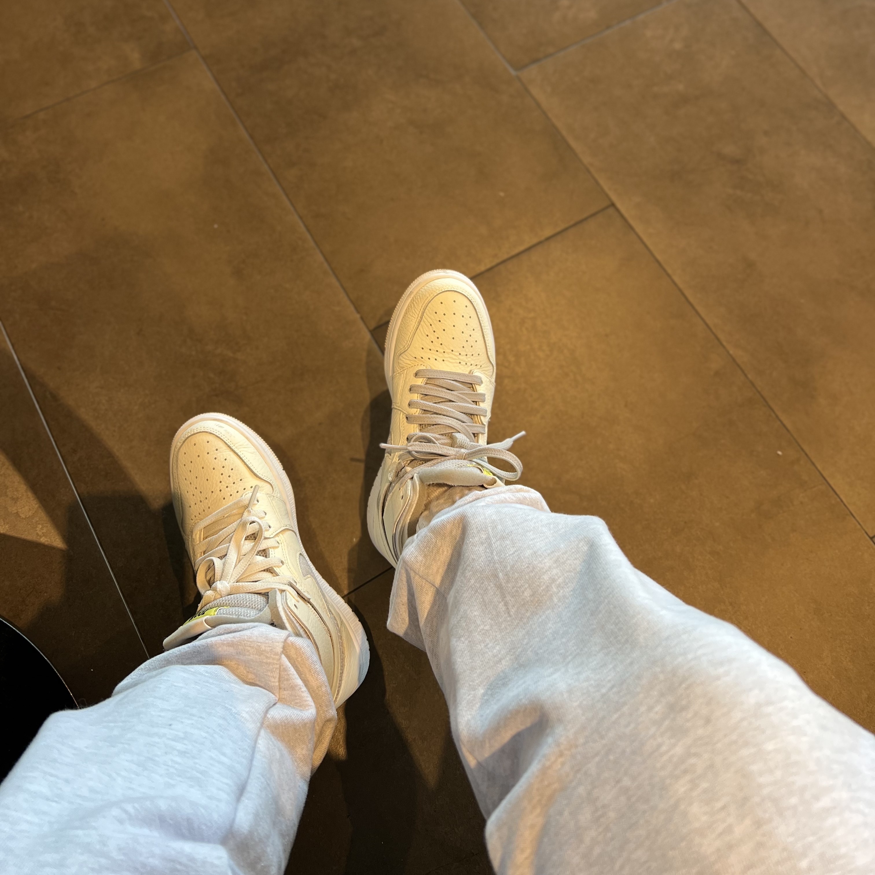 (W) Jordan 1 Zoom Air CMFT Sail 착용 스타일 - 2