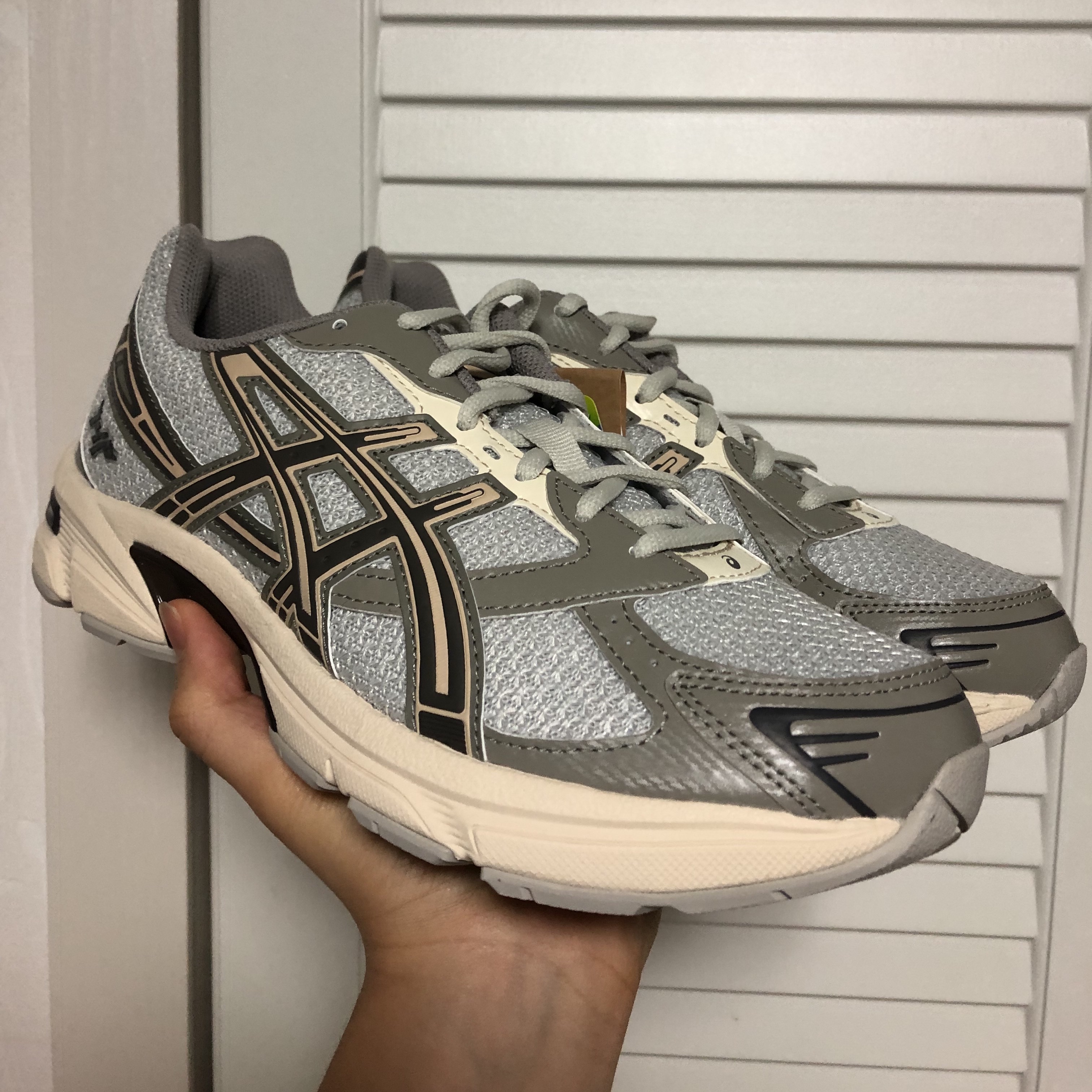 Asics x I4P Gel-1130 Glacier Grey Mink 착용 스타일 - 3