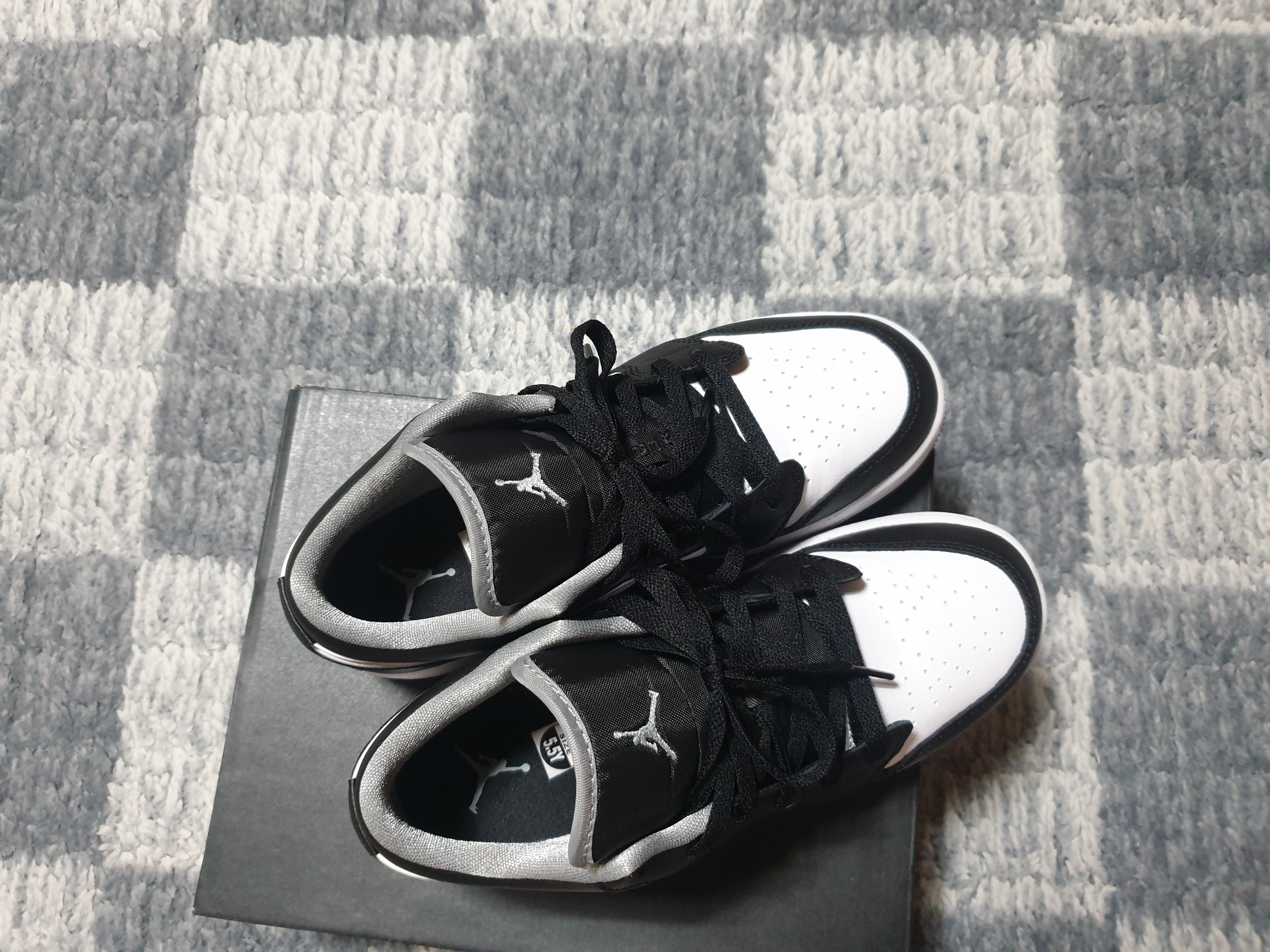 Jordan 1 Low Black Particle Grey, (GS) Jordan 1 Low Black Particle Grey 착용 스타일 - 3