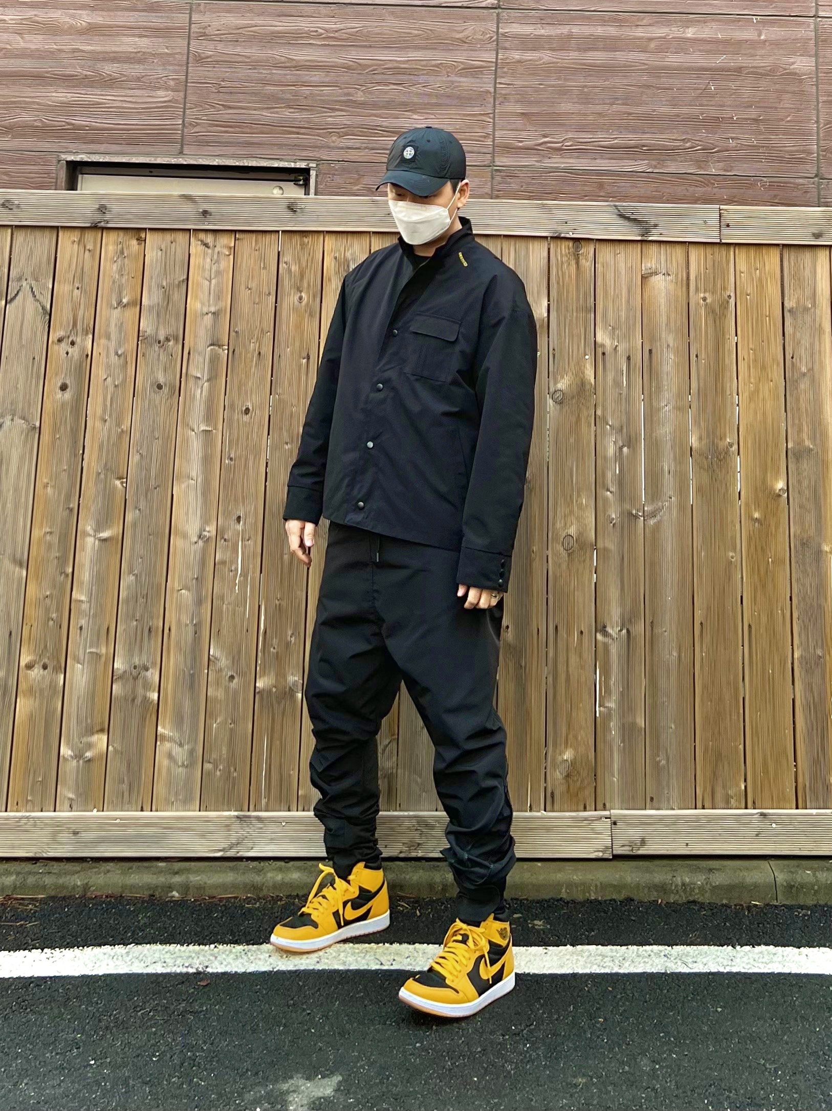 Jordan 1 Retro High OG Pollen, Supreme x Stone Island Painted Camo Nylon 6-Panel Black - 20FW 착용 스타일 - 2