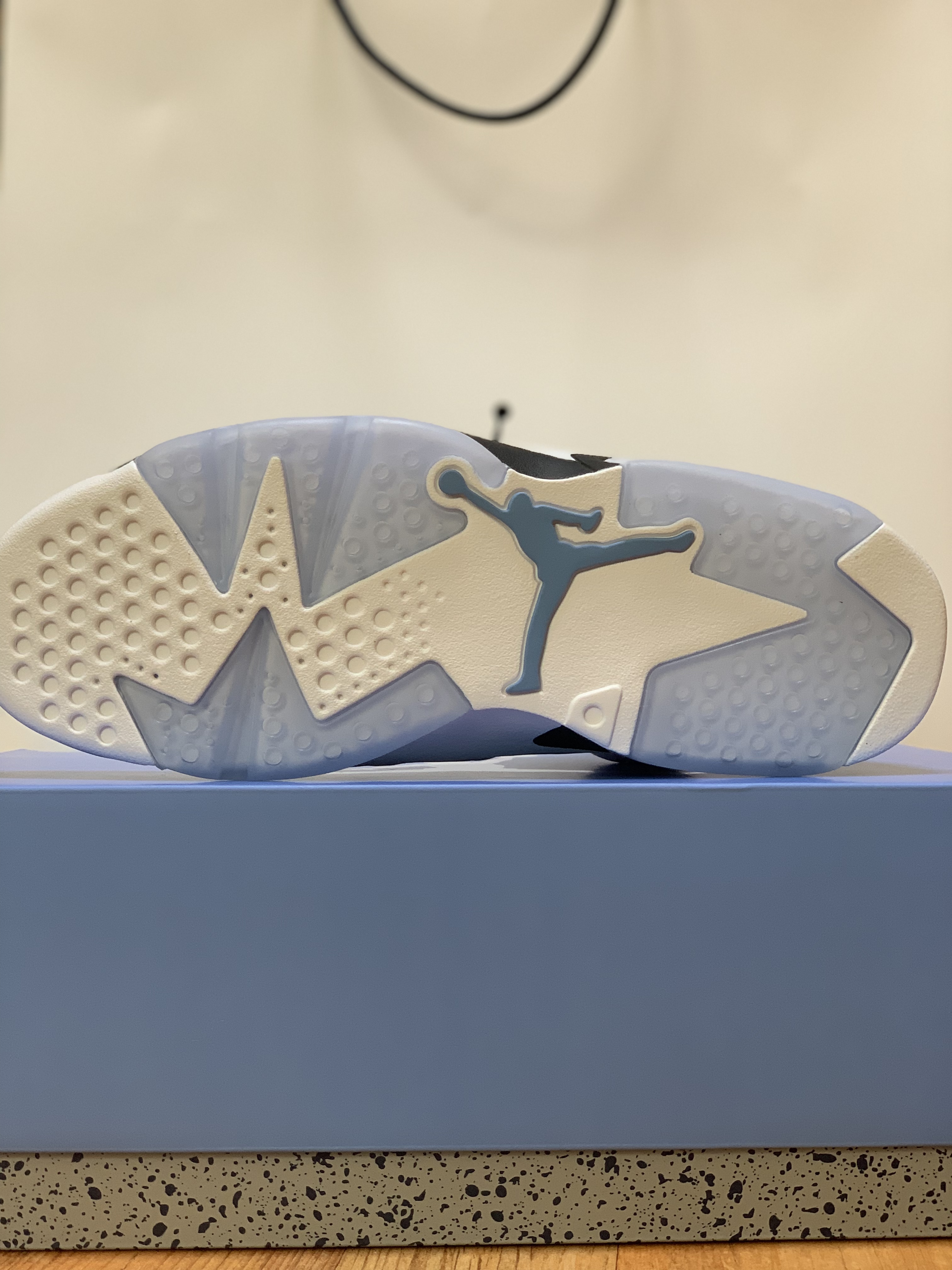 Jordan 6 Retro University Blue, (GS) Jordan 6 Retro University Blue 착용 스타일 - 5