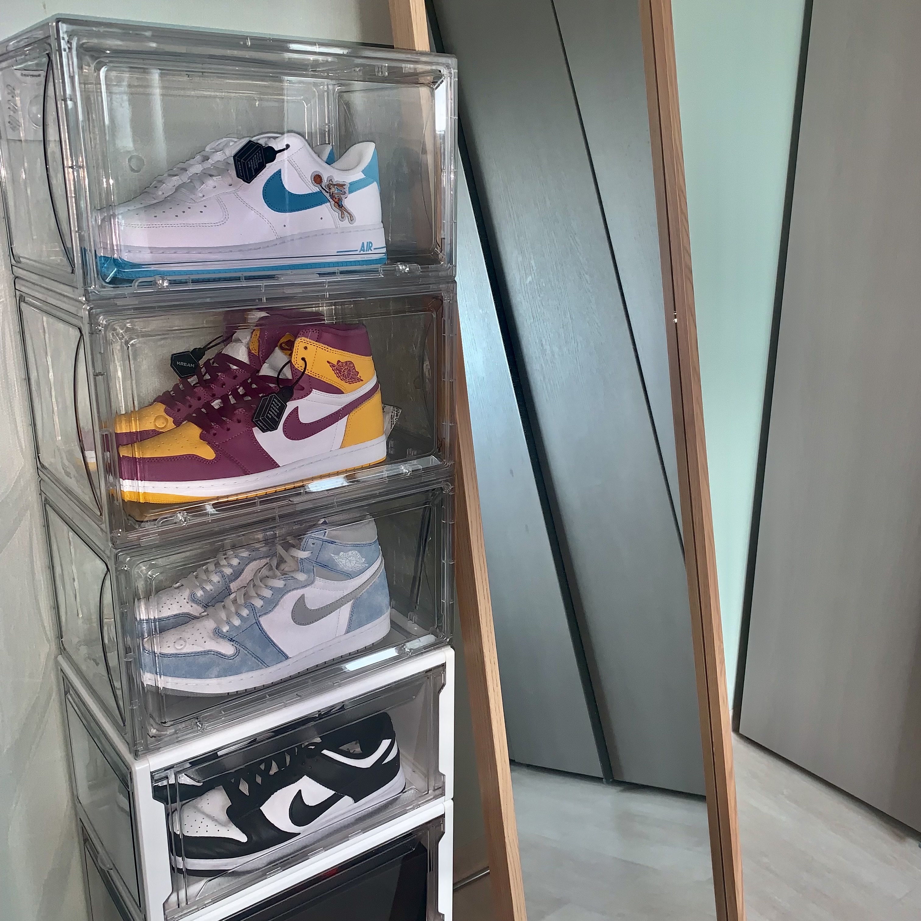 Jordan 1 Retro High OG Hyper Royal, Jordan 1 Retro High OG University Gold Light Bordeaux 착용 스타일