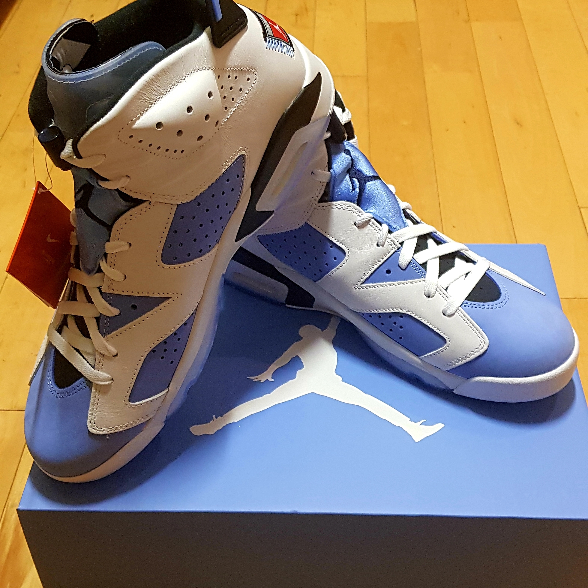 Jordan 6 Retro University Blue 착용 스타일 - 5