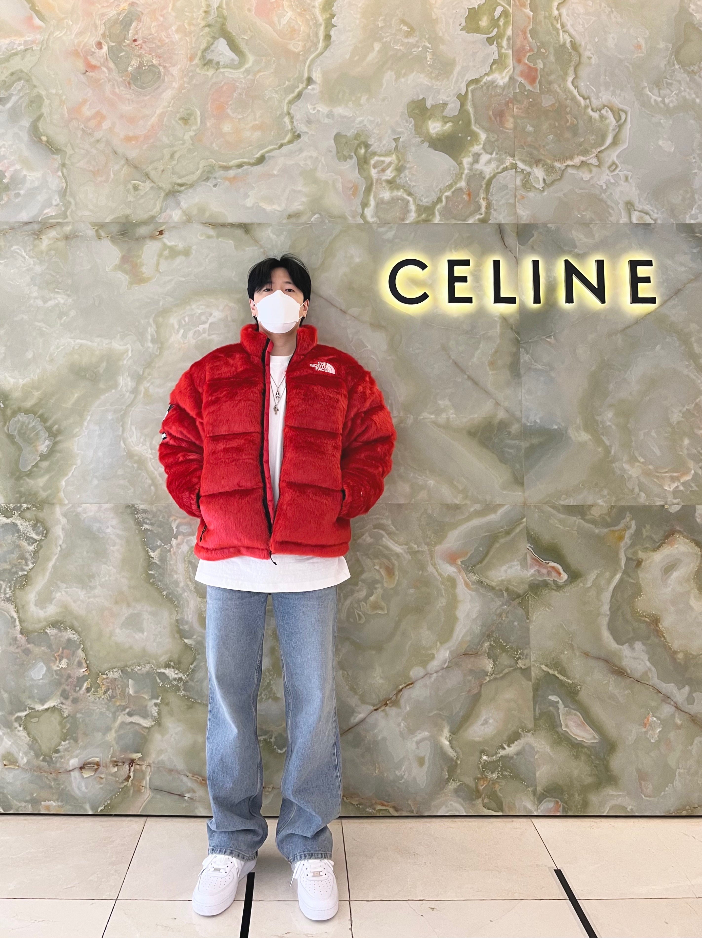 Supreme x The North Face Faux Fur Nuptse Jacket Red - 20FW, Bottega Veneta Puddle Ankle Boots Kiwi 착용 스타일 - 4