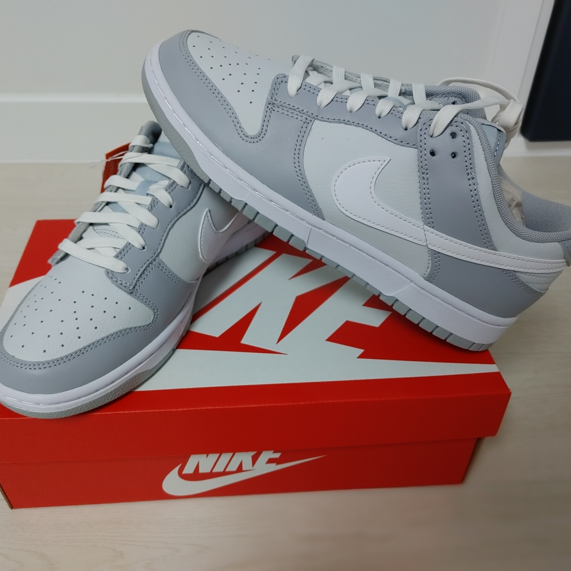 Nike Dunk Low Retro Wolf Grey 착용 스타일 - 1