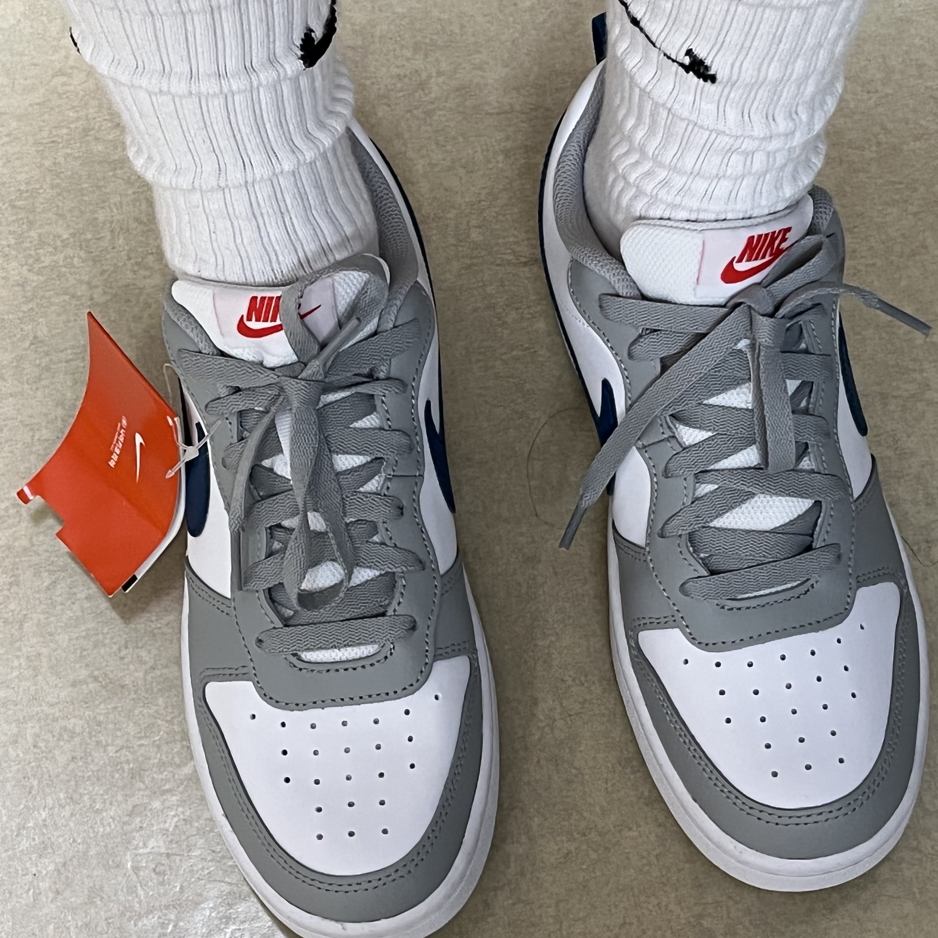 (GS) Nike Court Borough Low 2 Light Smoke Grey 착용 스타일 - 1