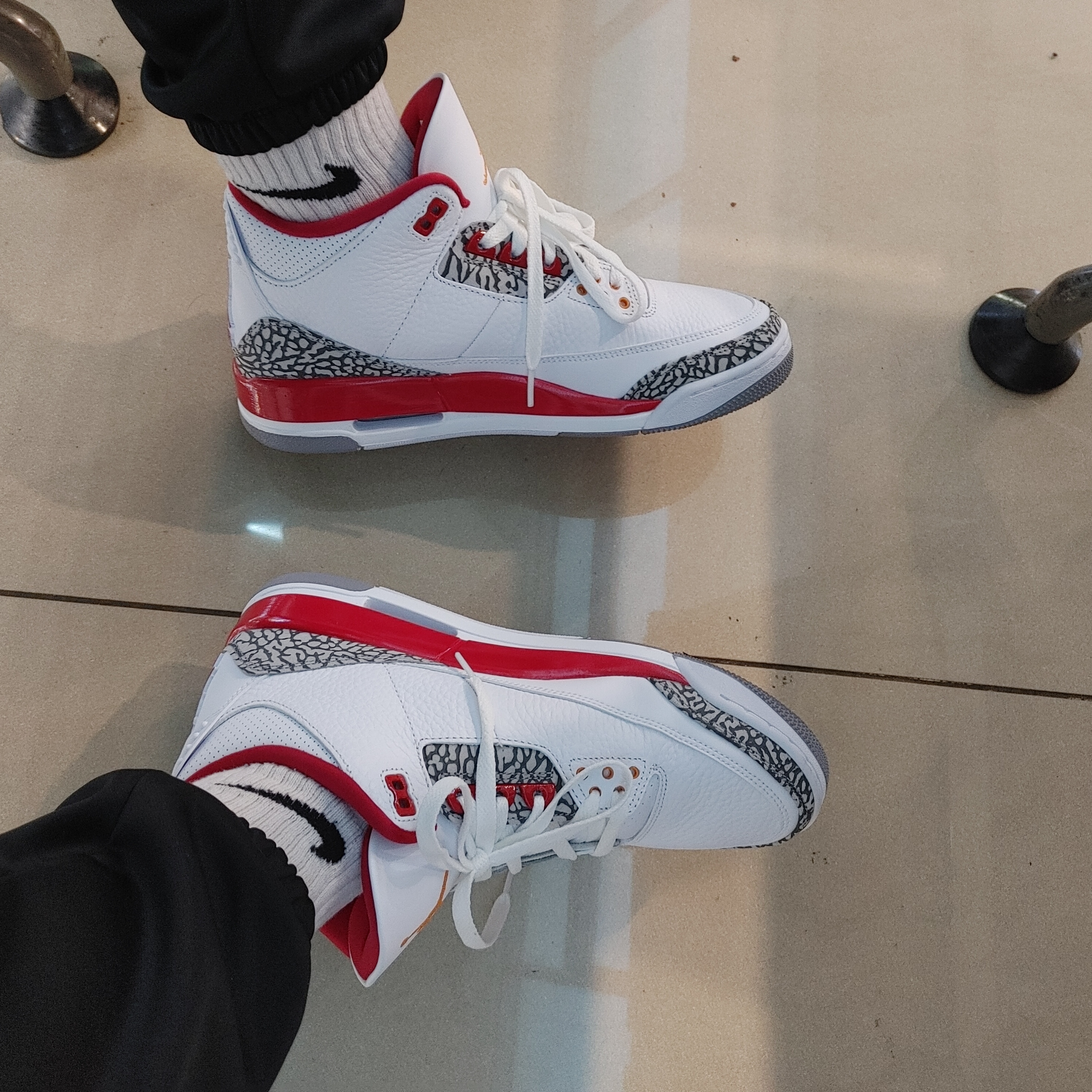 Jordan 3 Retro Cardinal Red 착용 스타일 - 3