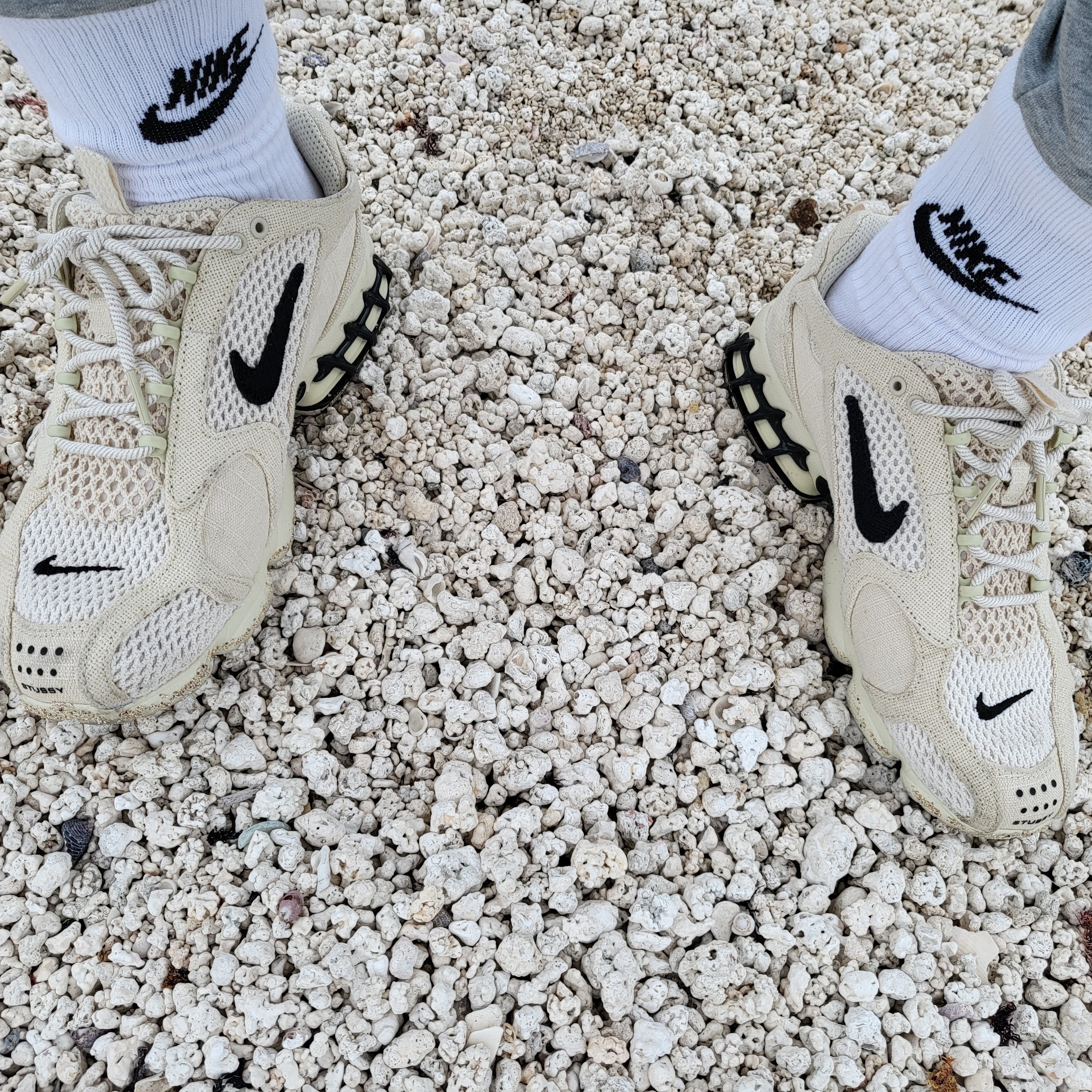 Nike x Stussy Air Zoom Spiridon Cage 2 Fossil 착용 스타일