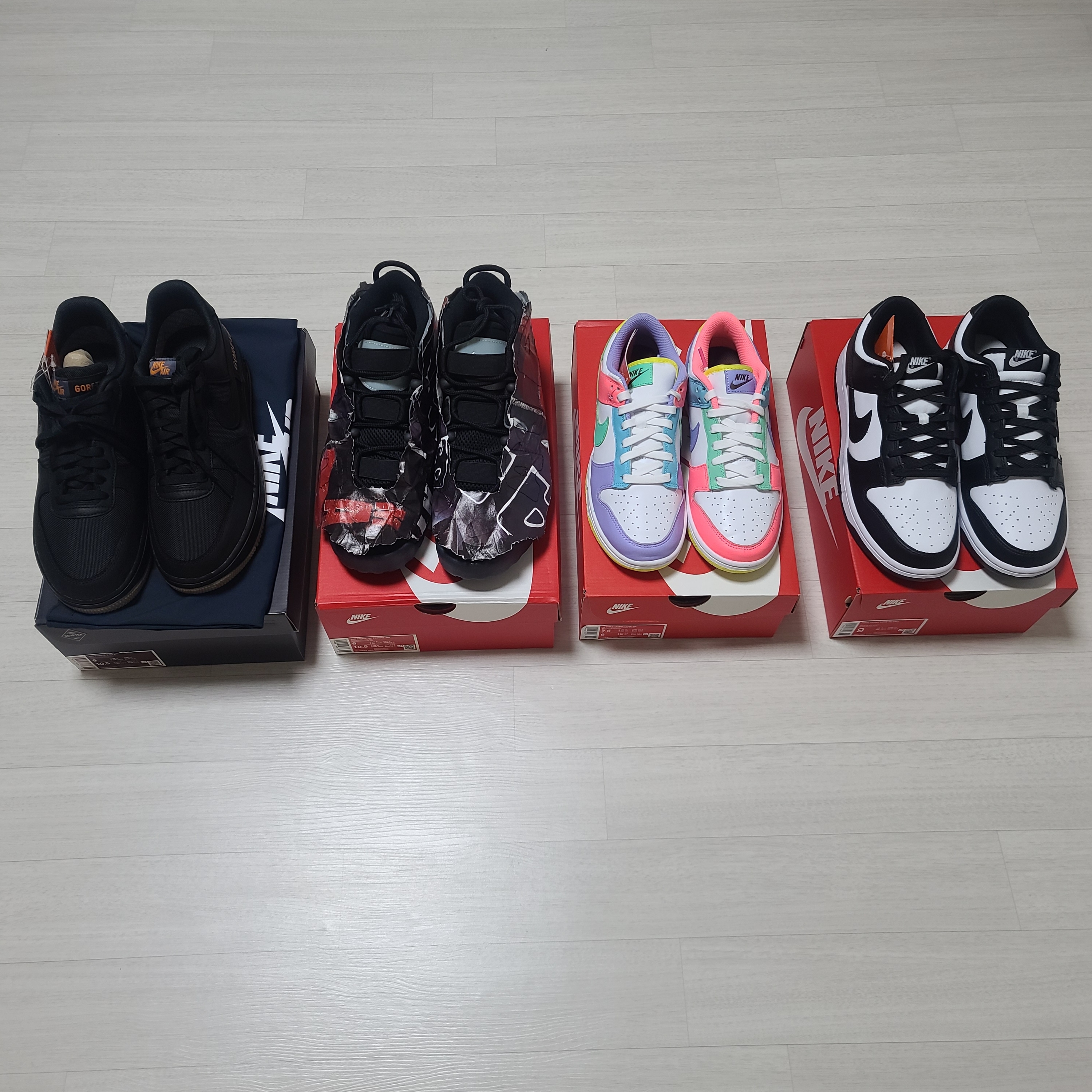 Nike Air Force 1 Low Gore-Tex Black Light Carbon, Nike Air More Uptempo 96 Maximum Volume 착용 스타일