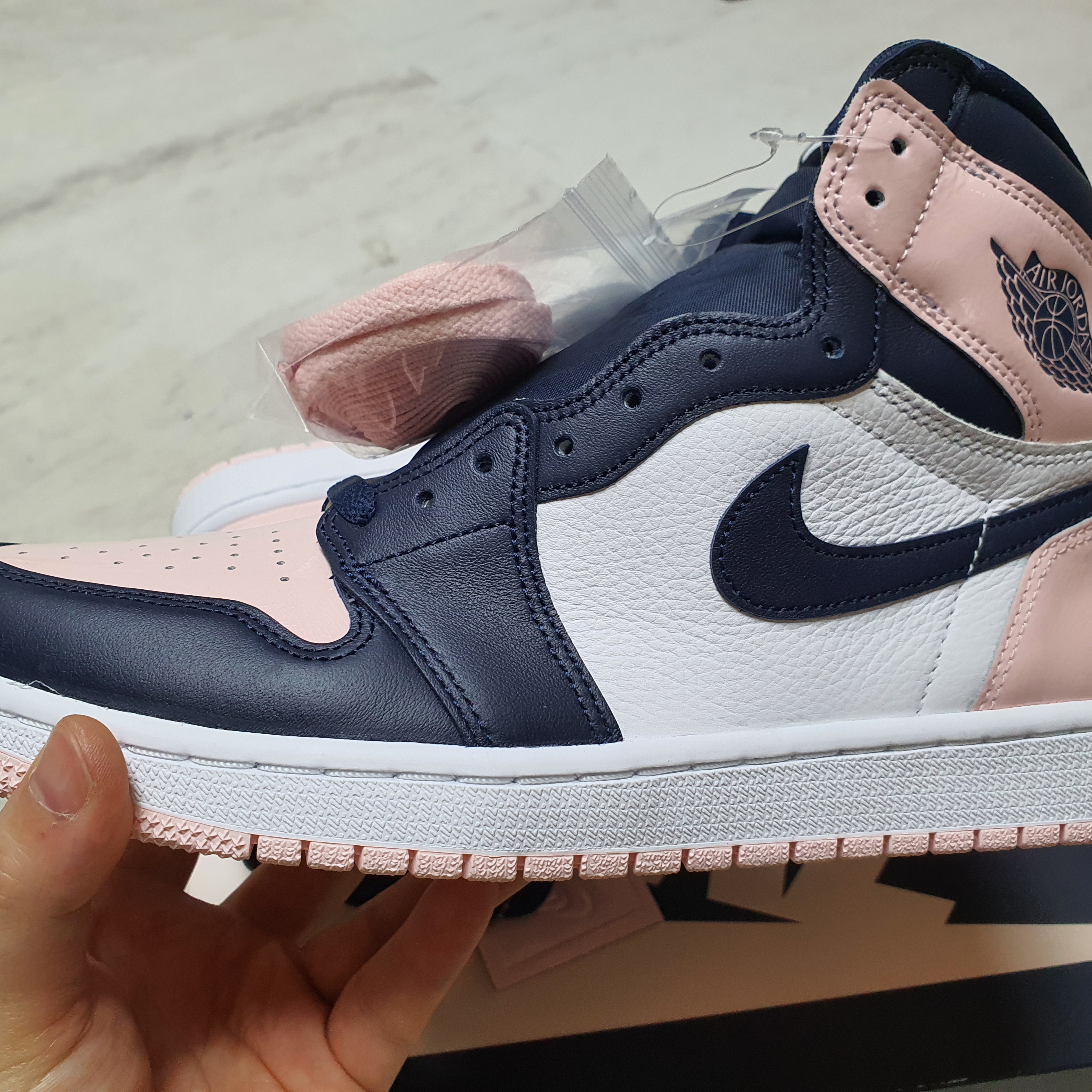 (W) Jordan 1 Retro High OG Atmosphere 착용 스타일 - 4