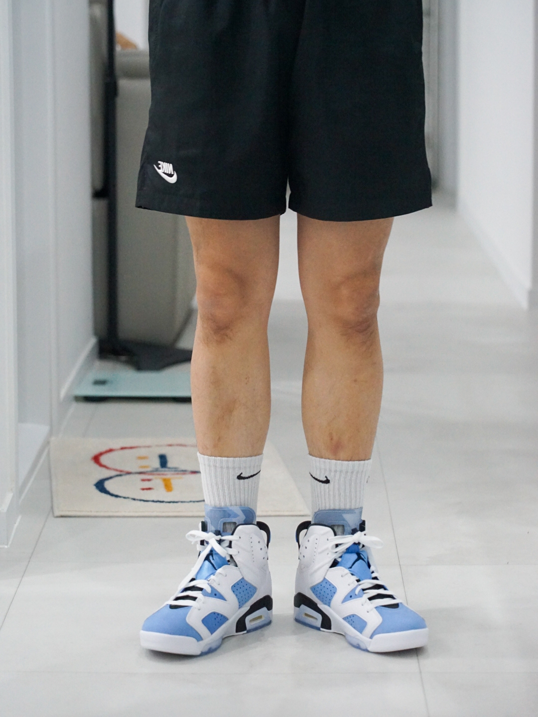 Jordan 6 Retro University Blue 착용 스타일 - 1