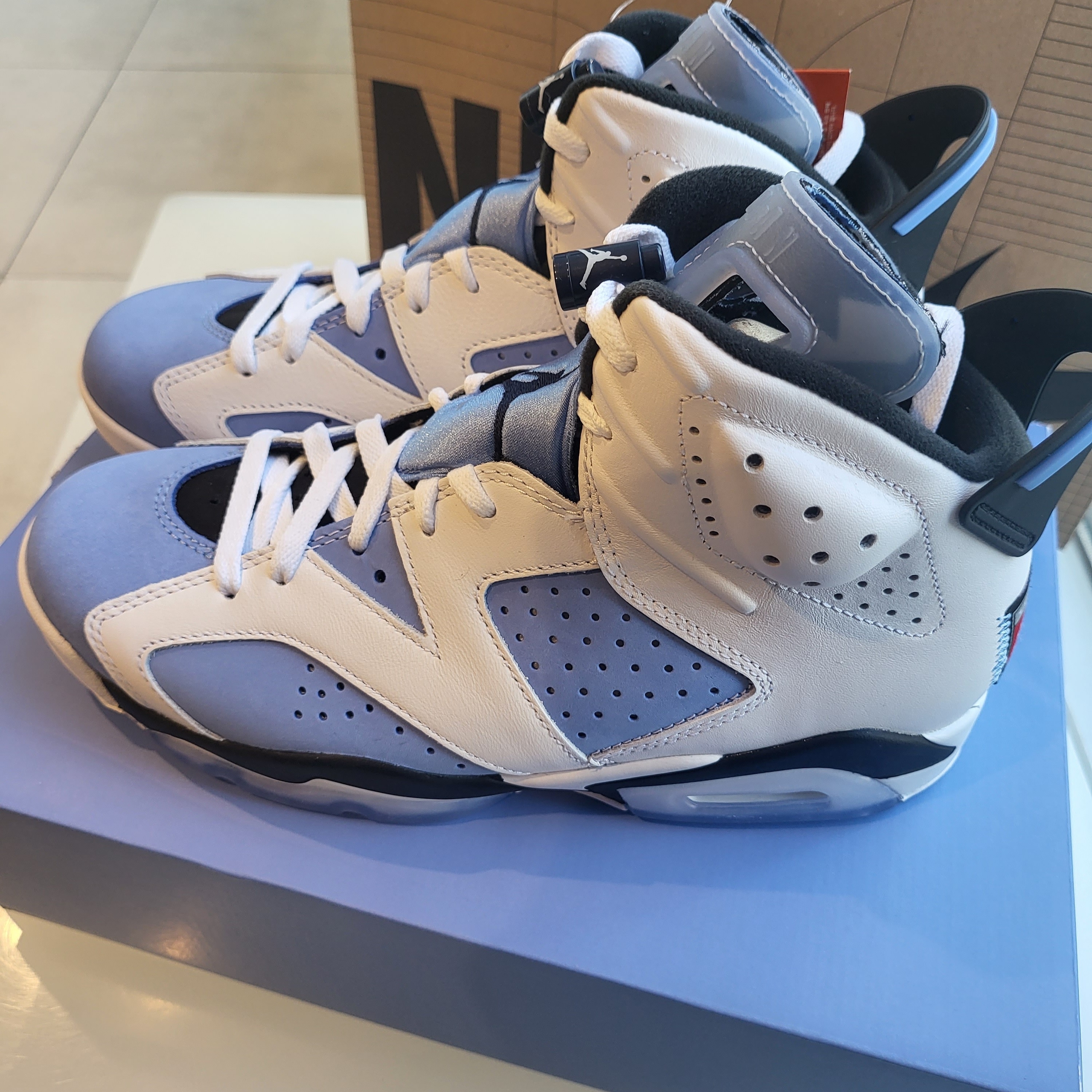 Jordan 6 Retro University Blue 착용 스타일 - 4