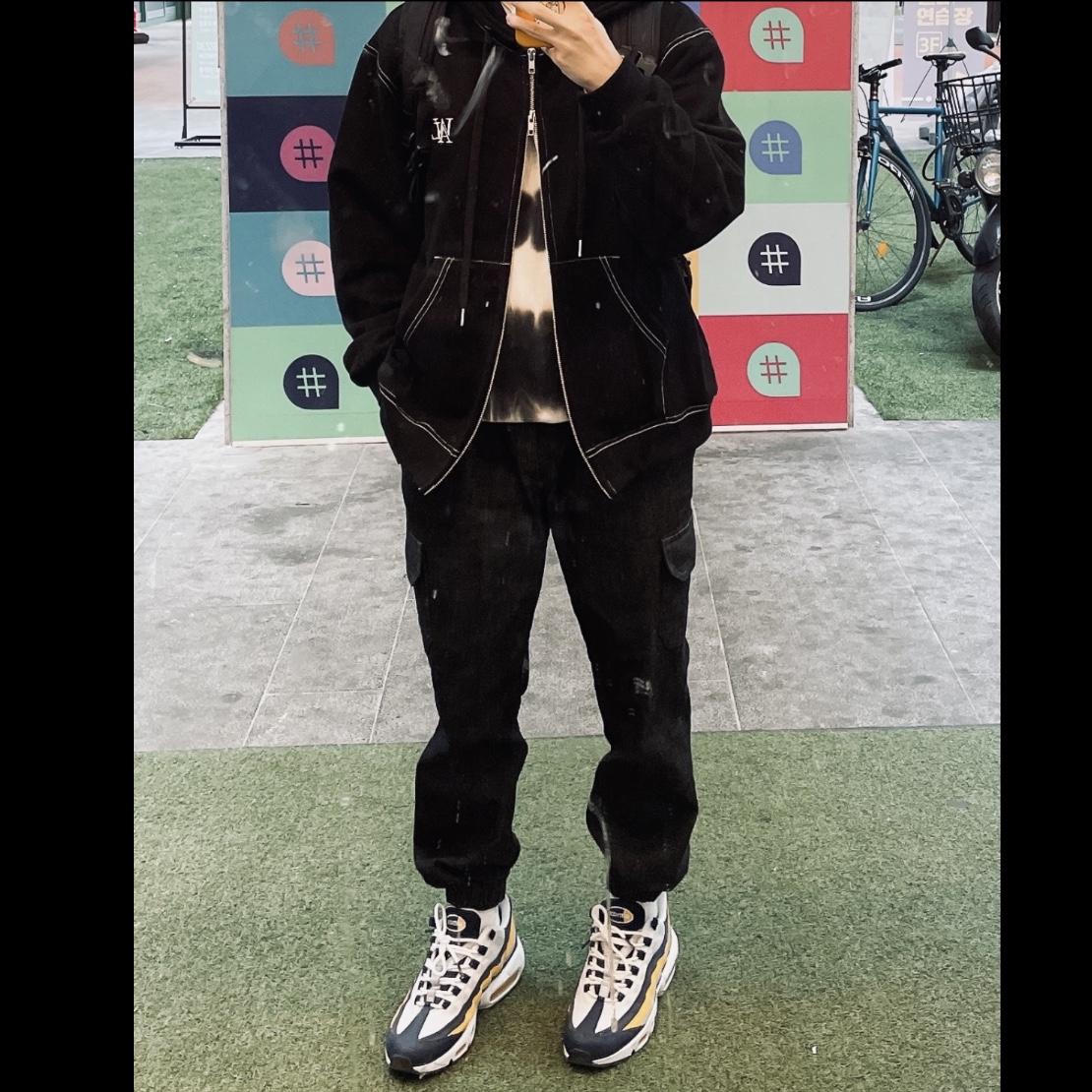Nike Air Max 95 Michigan 착용 스타일