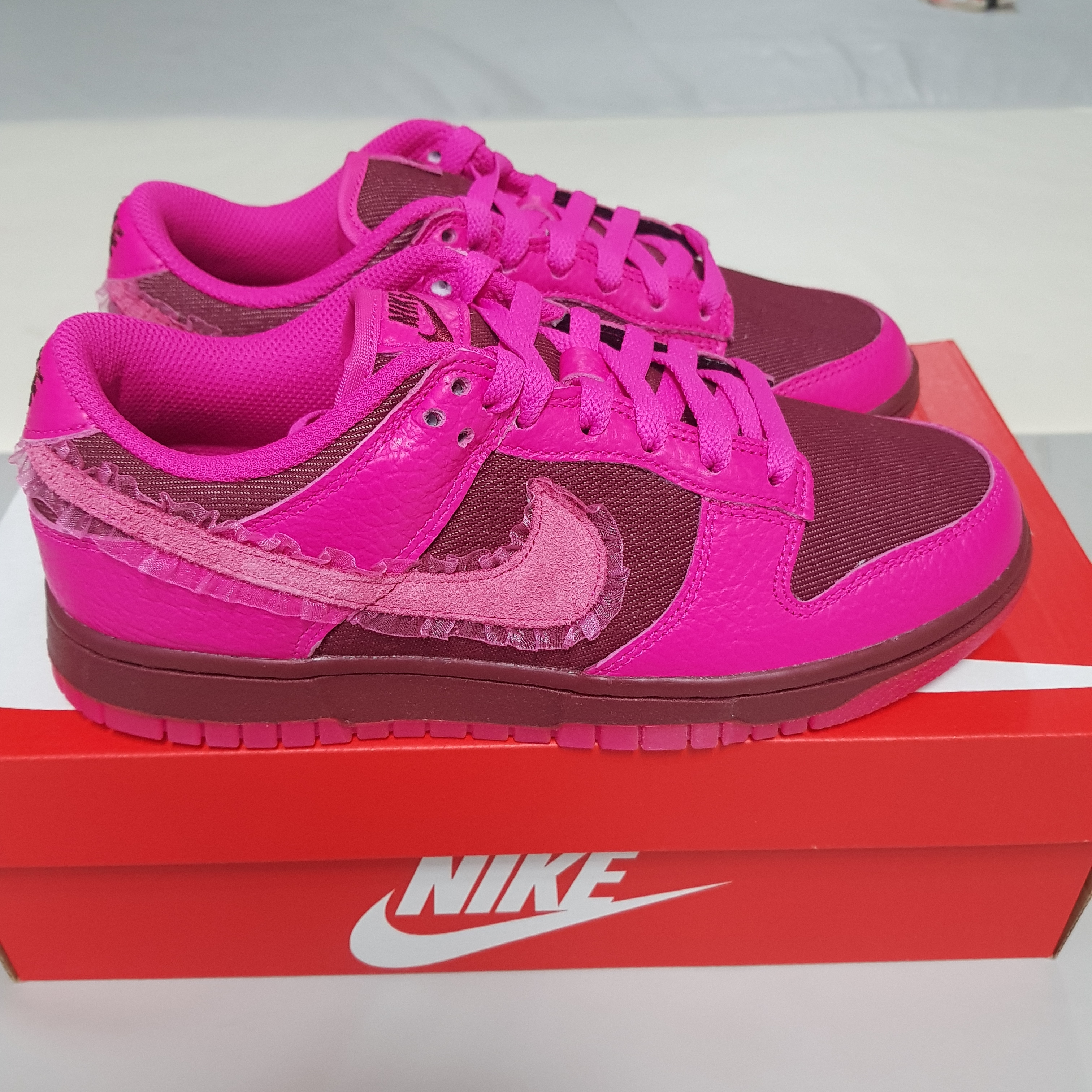 (W) Nike Dunk Low Prime Pink 착용 스타일 - 2