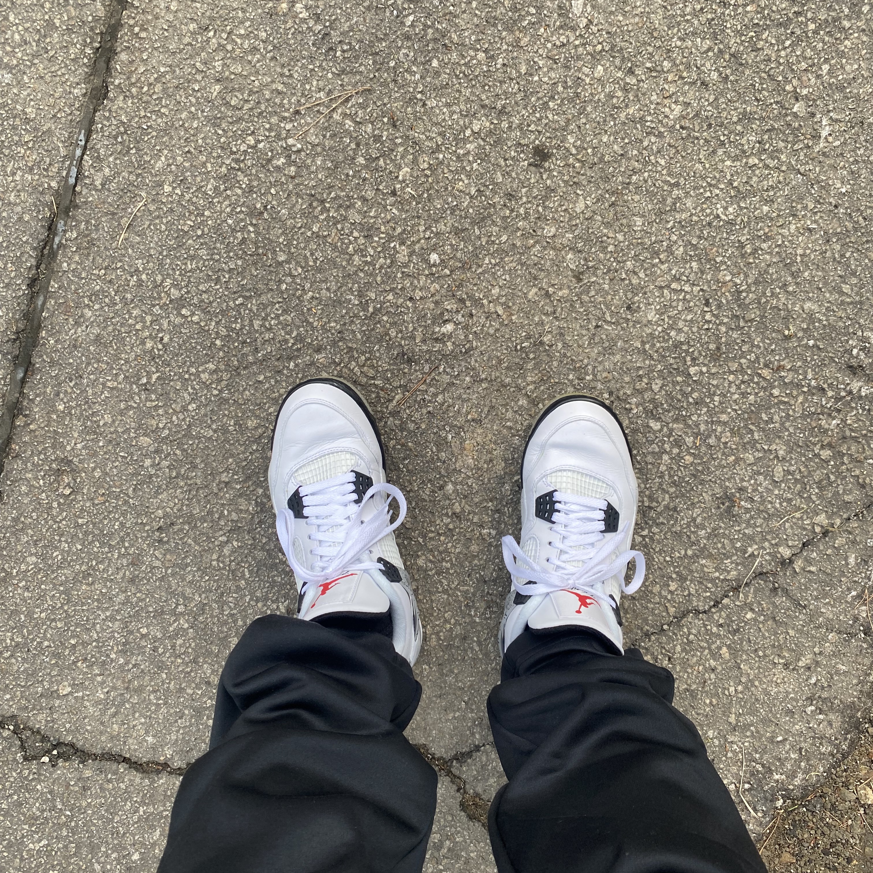 Jordan 4 Golf White Cement 착용 스타일