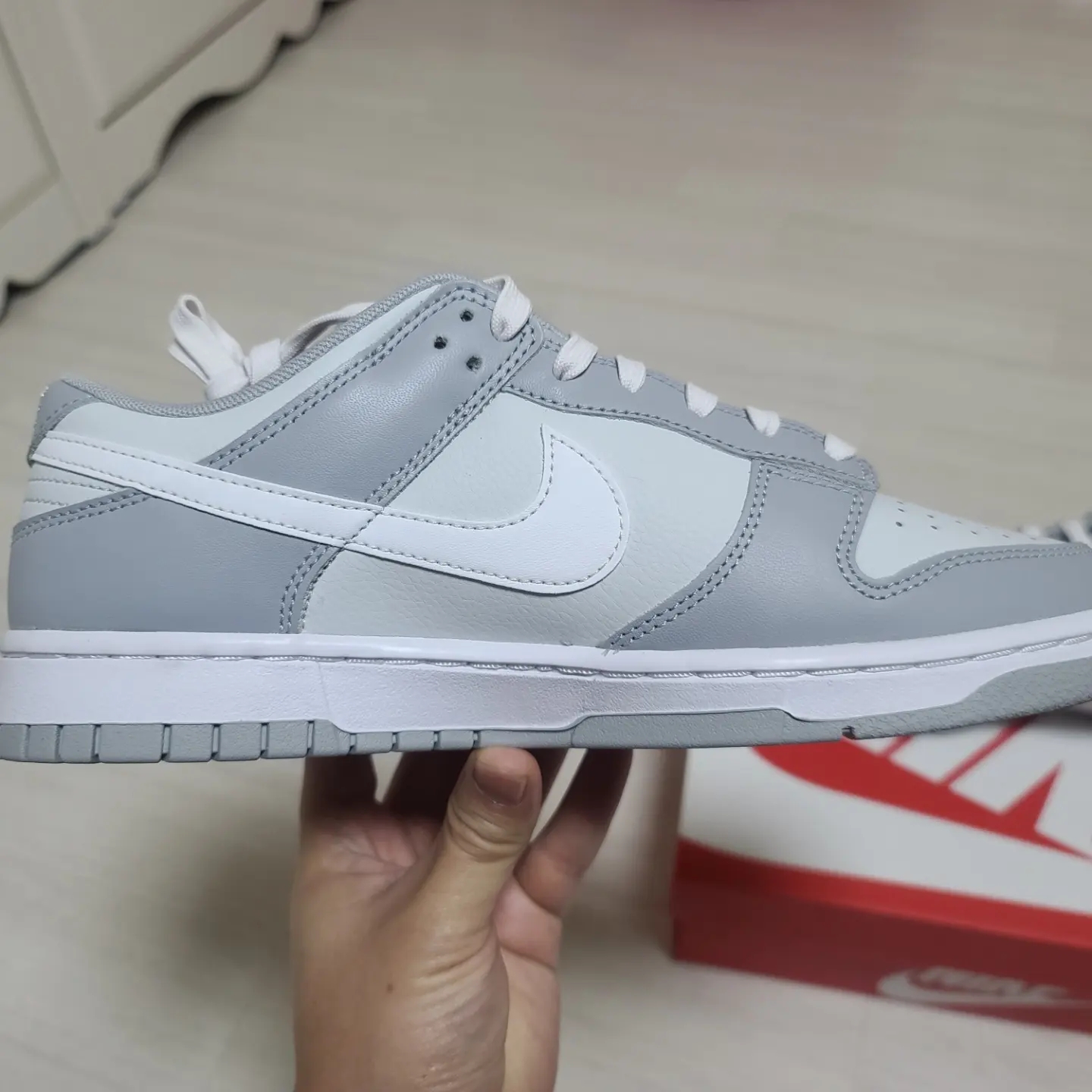 Nike Dunk Low Retro Wolf Grey 착용 스타일 - 3