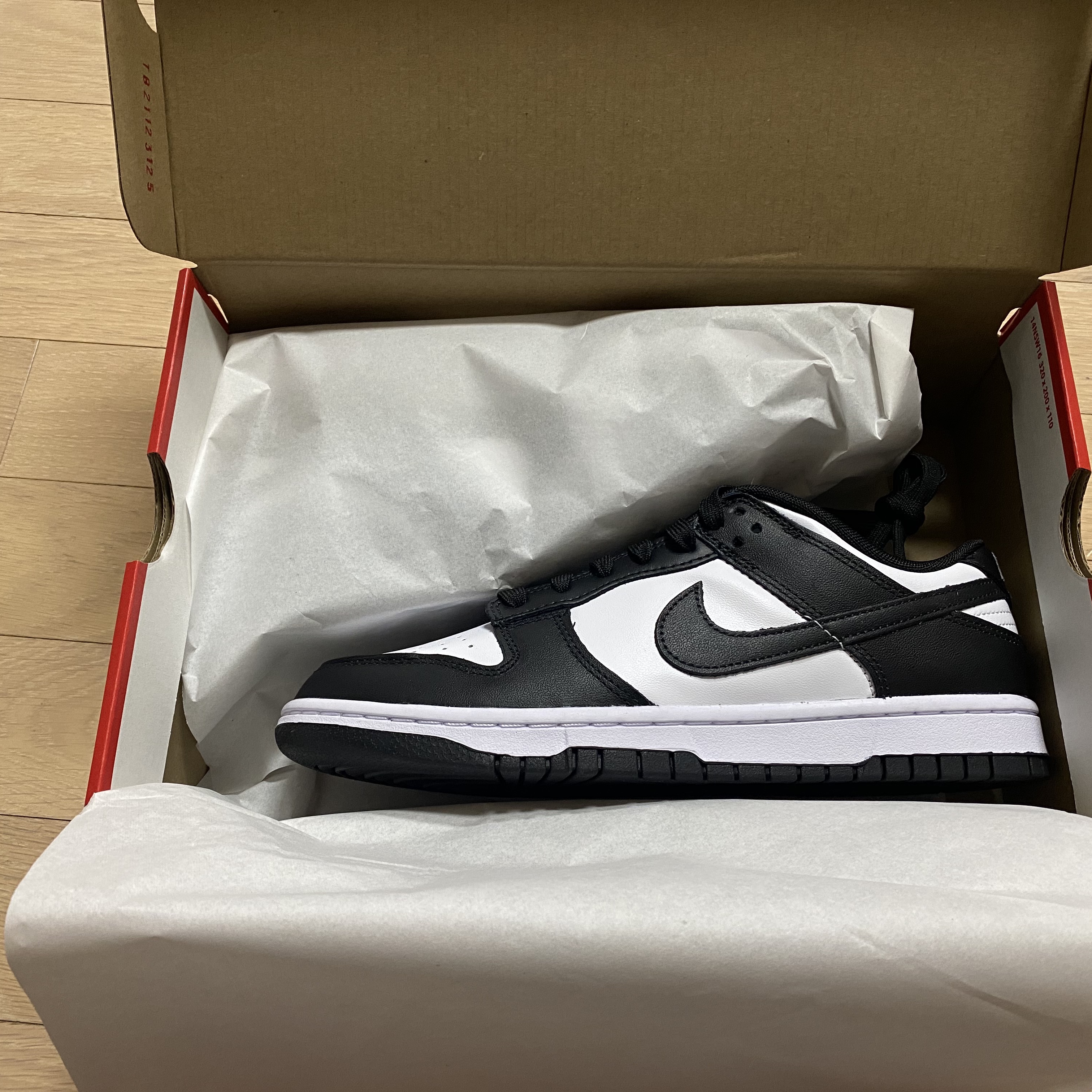 Nike Dunk Low Retro Black 착용 스타일 - 2