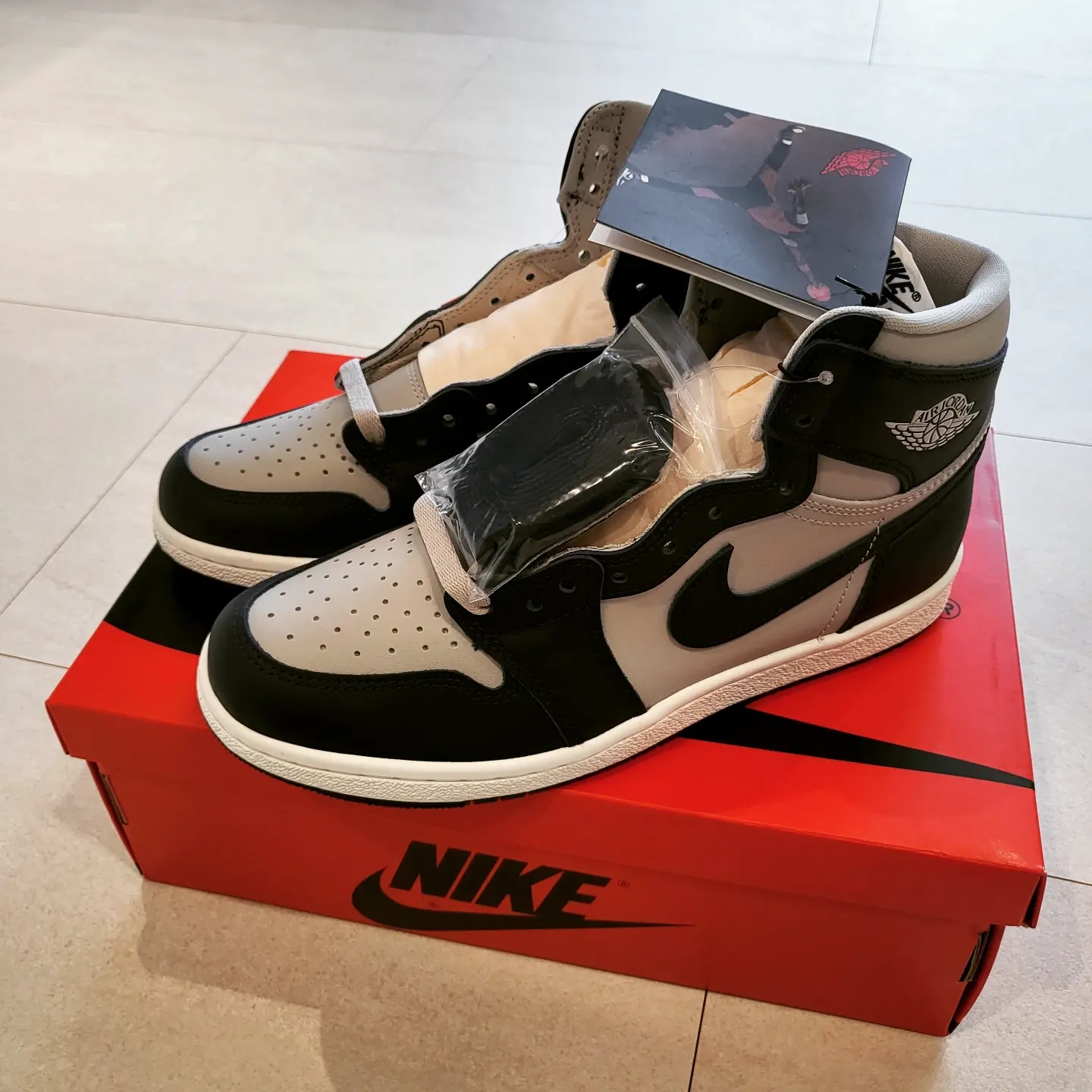 Jordan 1 High 85 College Navy 착용 스타일 - 1
