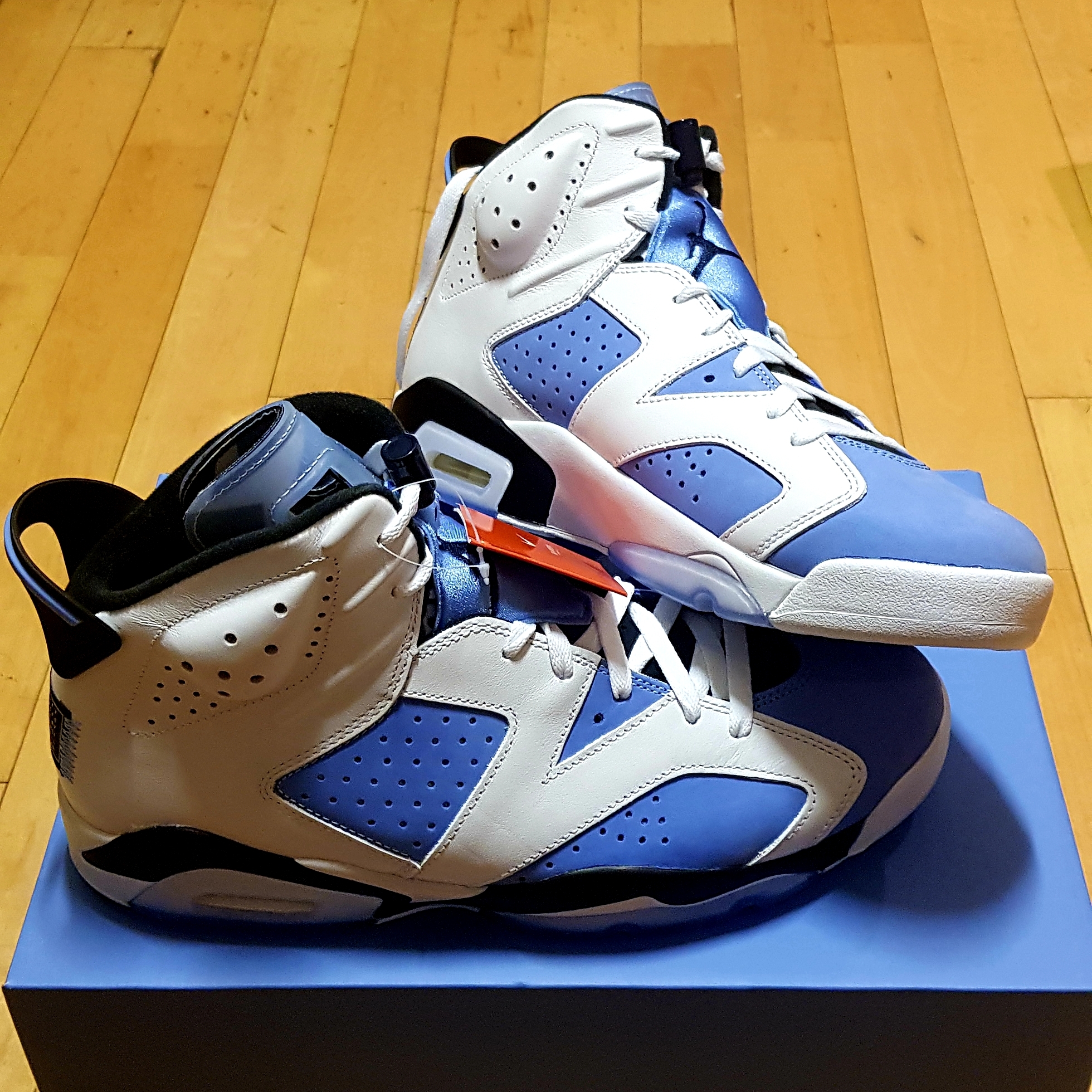 Jordan 6 Retro University Blue 착용 스타일 - 4