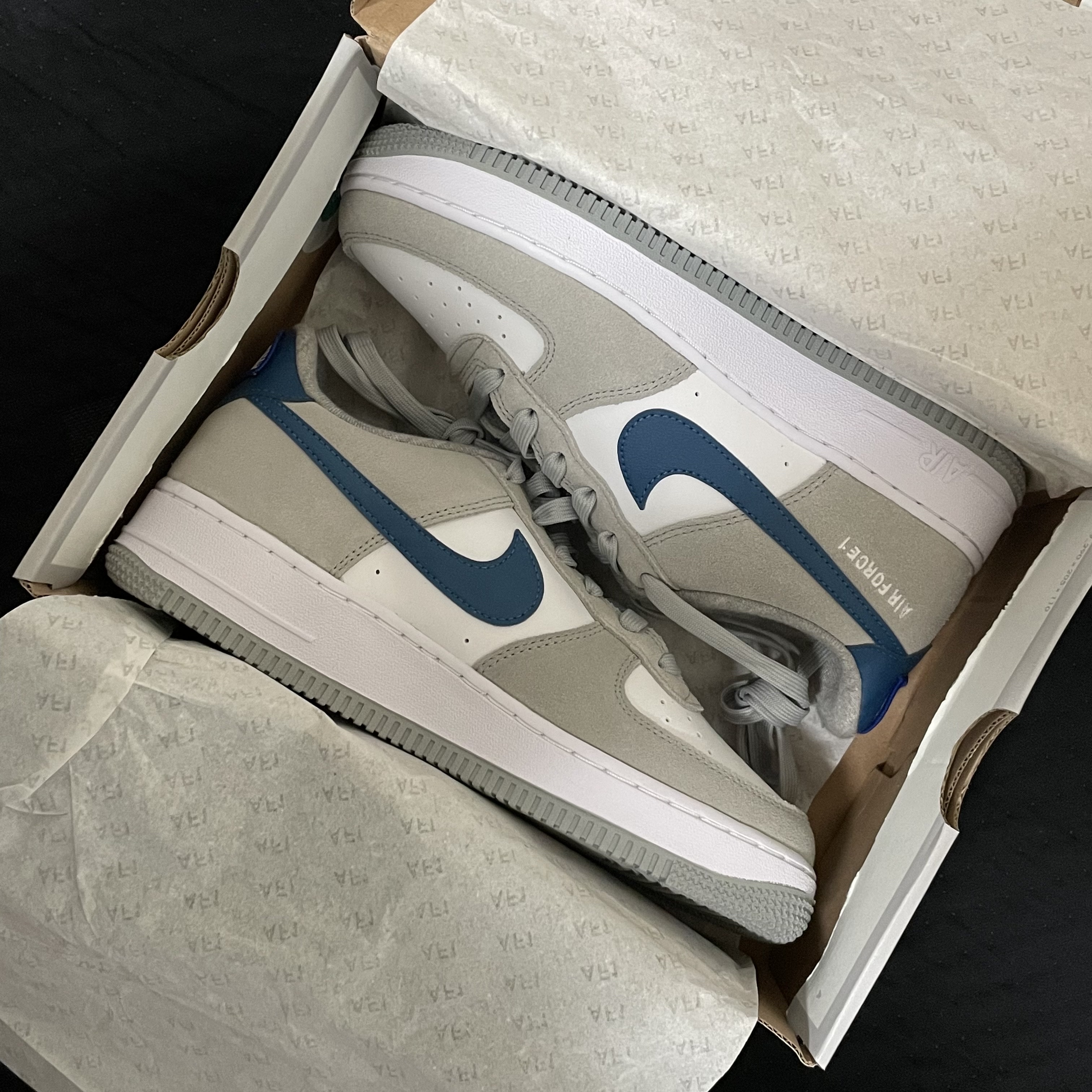 Nike Air Force 1 '07 LV8 Athletic Club Light Smoke Grey Marina, (GS) Nike Air Force 1 LV8 Athletic Club Light Smoke Grey Marina 착용 스타일
