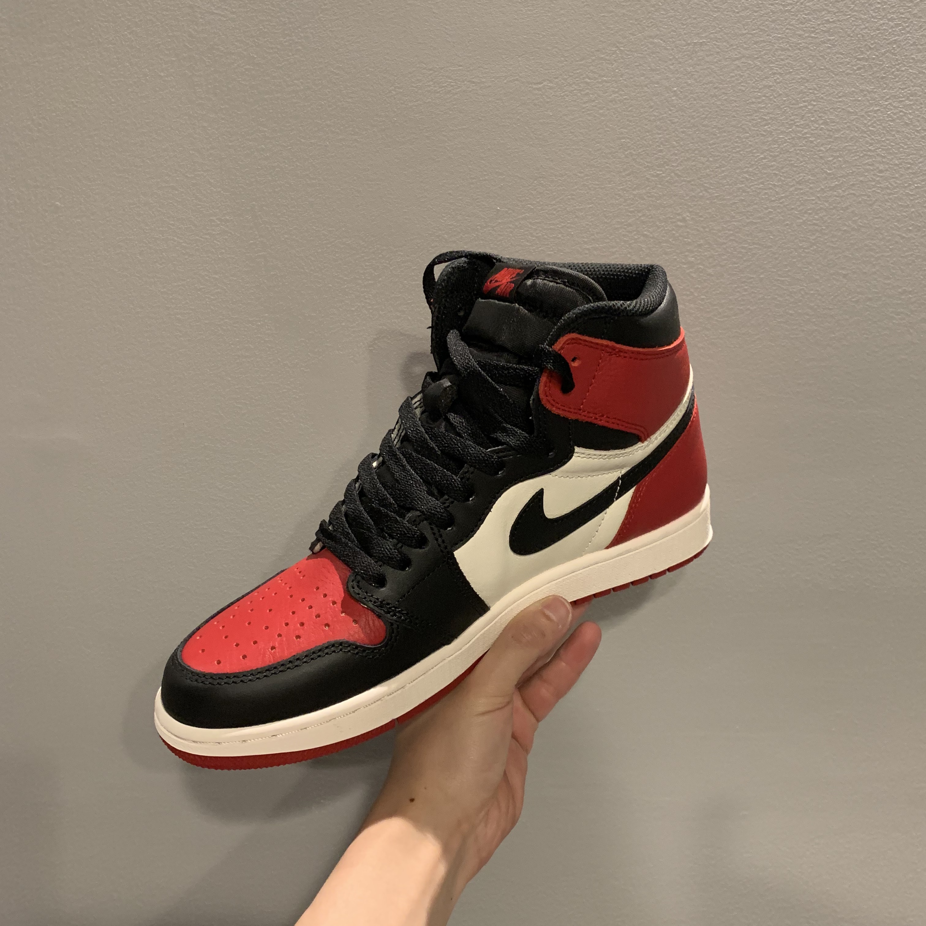 Jordan 1 Retro High OG Bred Toe 착용 스타일