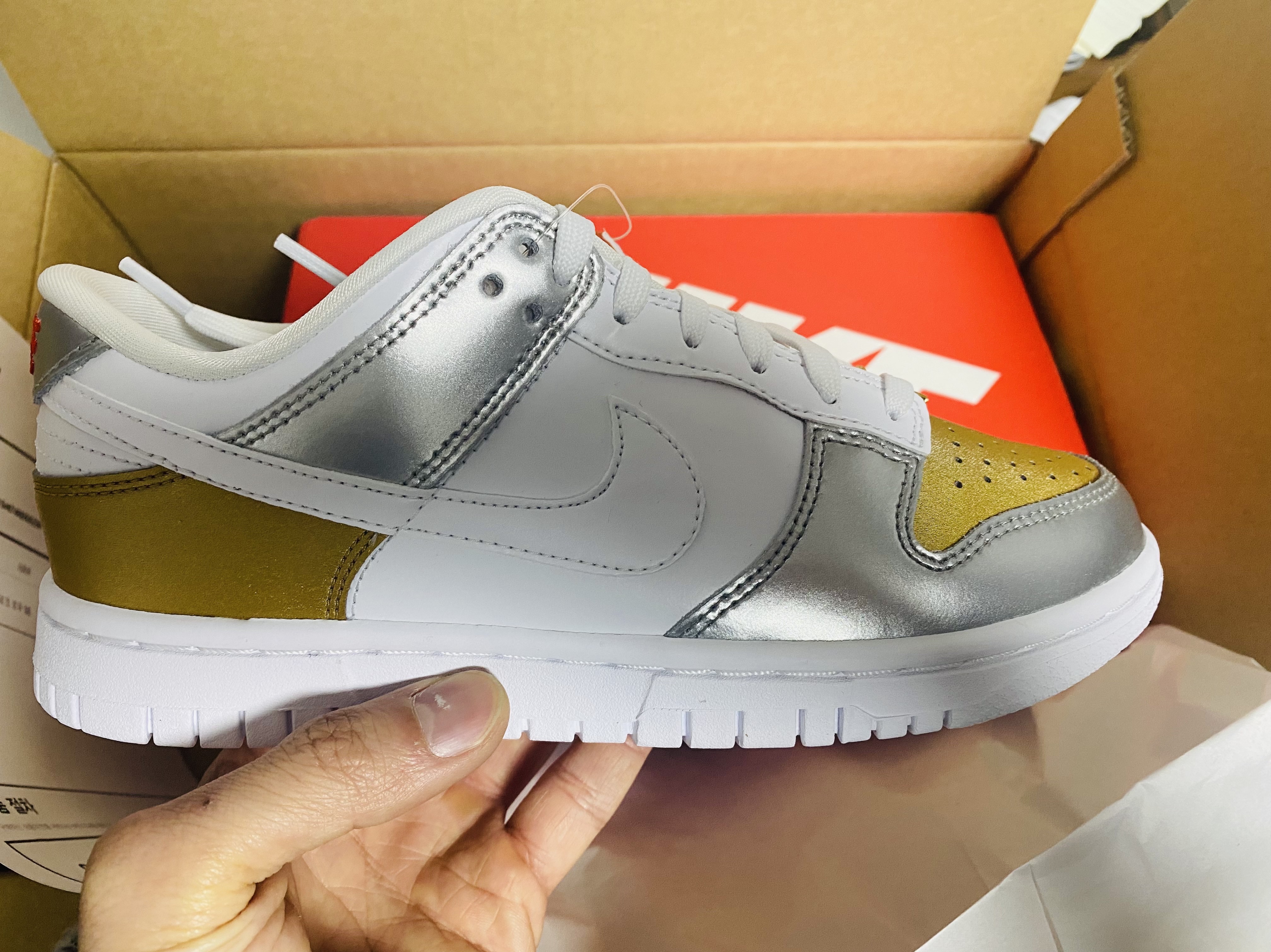 (W) Nike Dunk Low SE Heirloom 착용 스타일 - 1