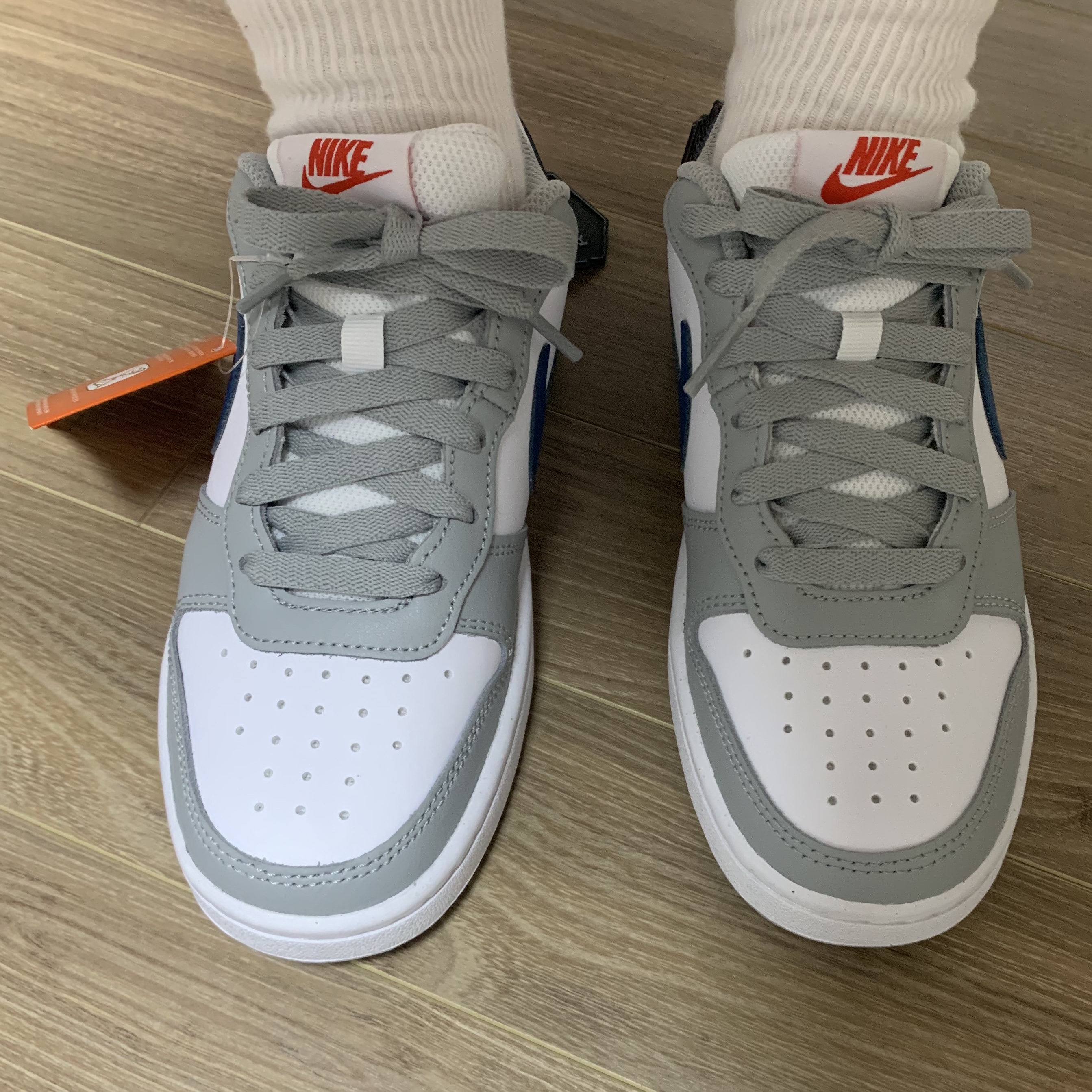 (GS) Nike Court Borough Low 2 Light Smoke Grey 착용 스타일 - 2