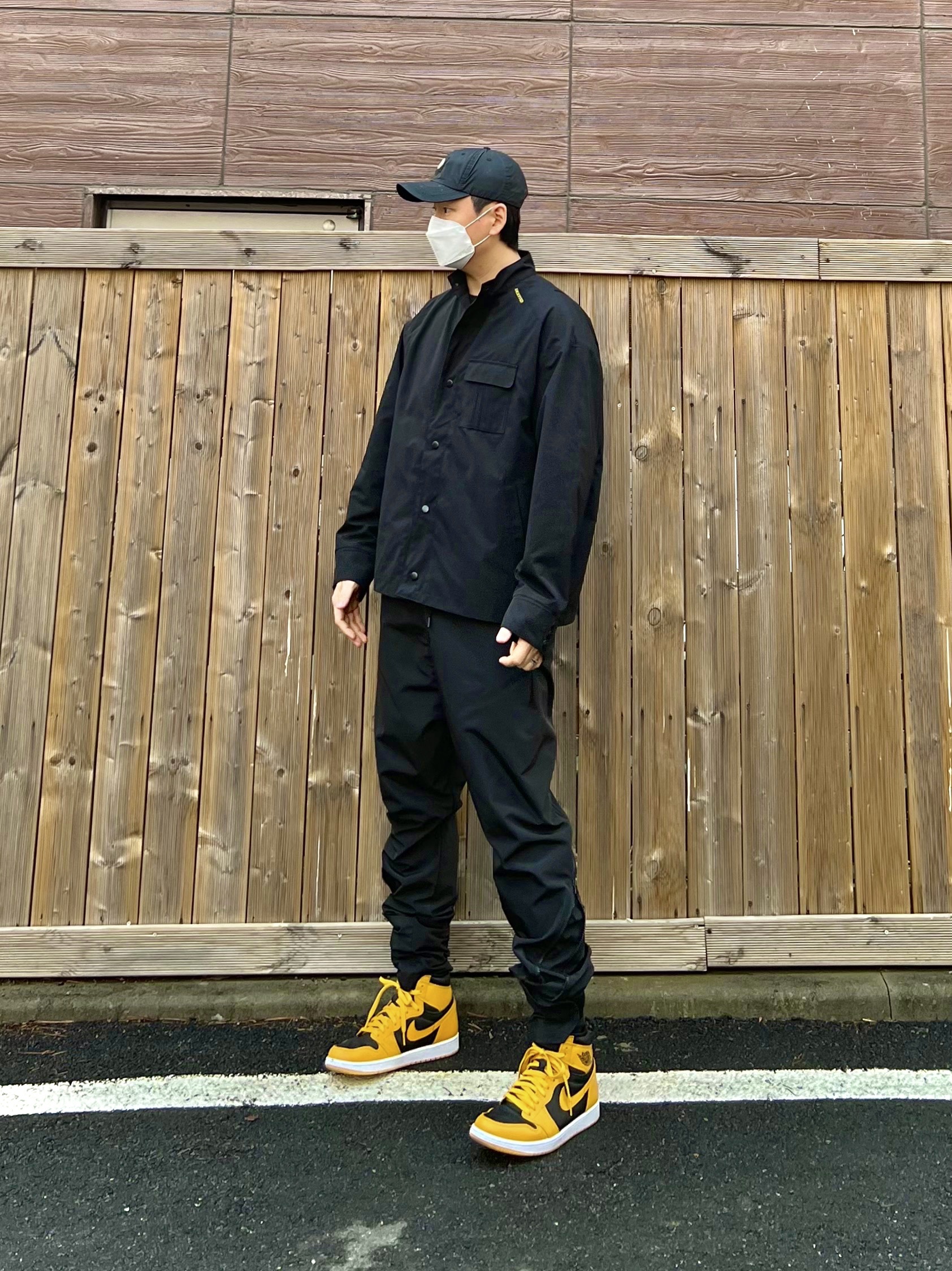 Jordan 1 Retro High OG Pollen, Supreme x Stone Island Painted Camo Nylon 6-Panel Black - 20FW 착용 스타일 - 1