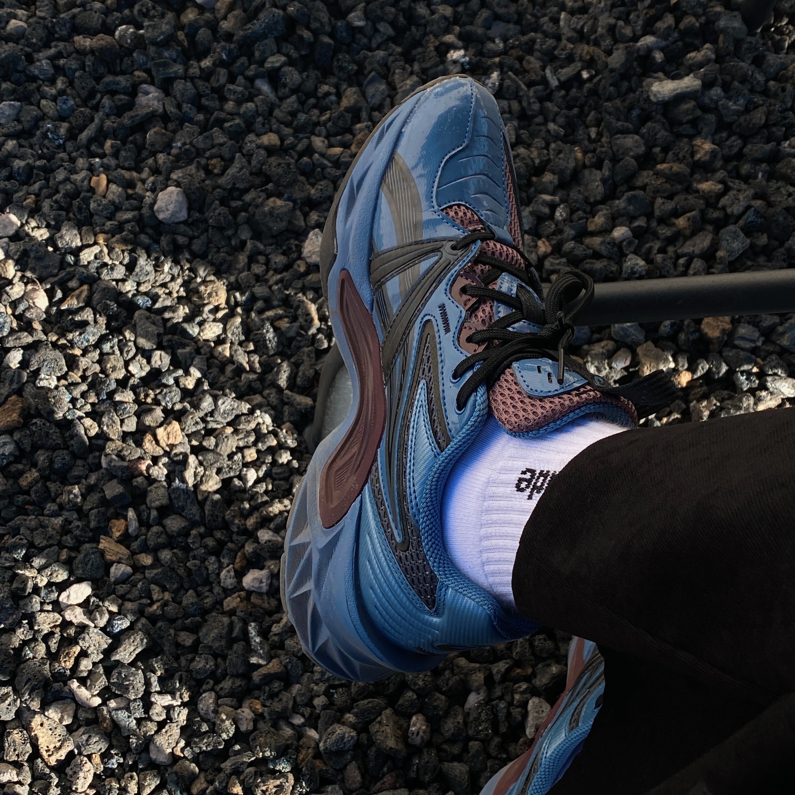 Asics HN2-S Protoblast Azure 착용 스타일 - 2