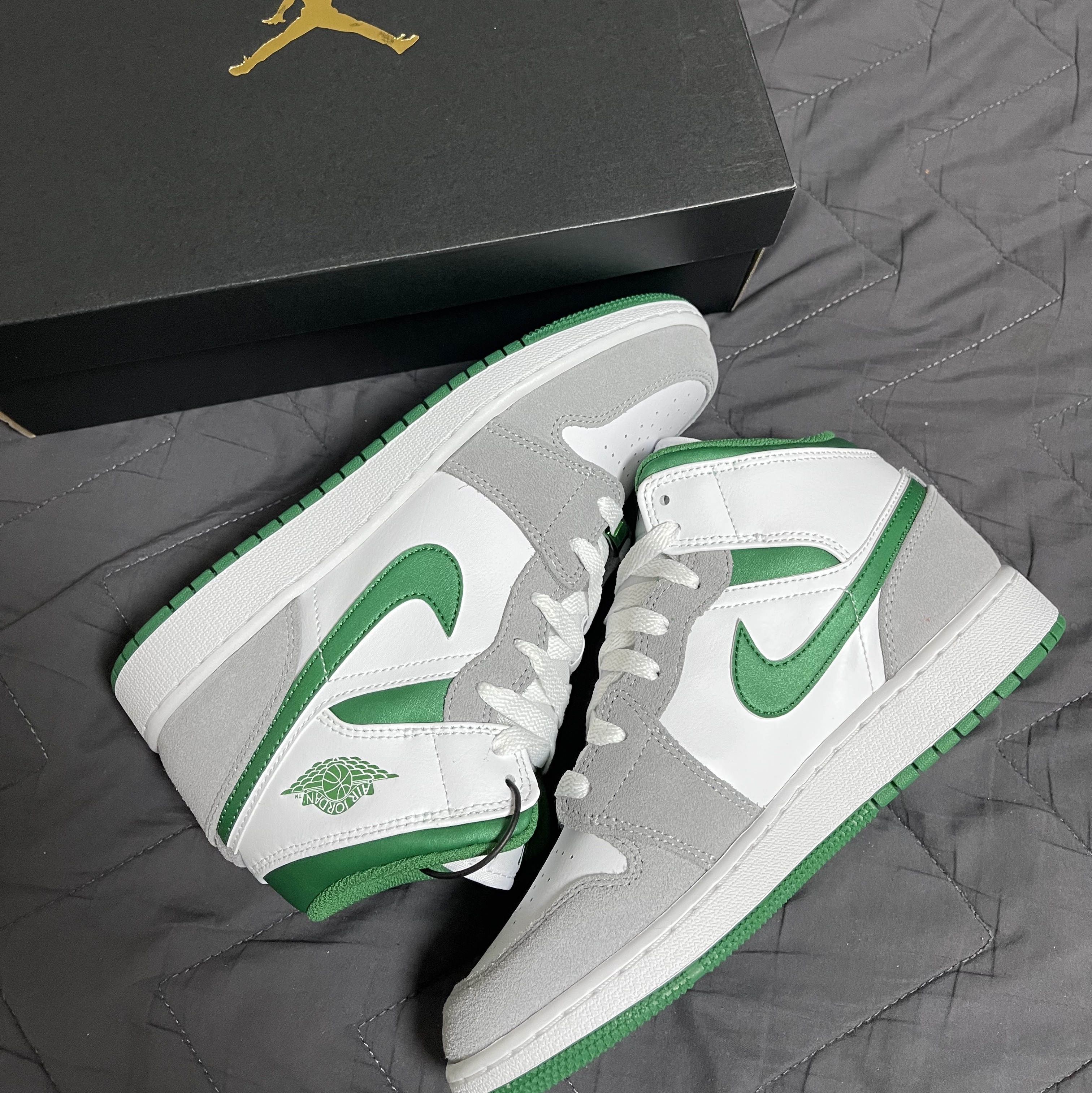 (GS) Jordan 1 Mid SE Pine Green Light Smoke Grey 착용 스타일