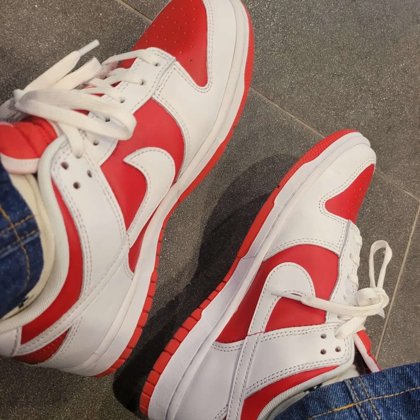 Nike Dunk Low Retro Championship Red 착용 스타일