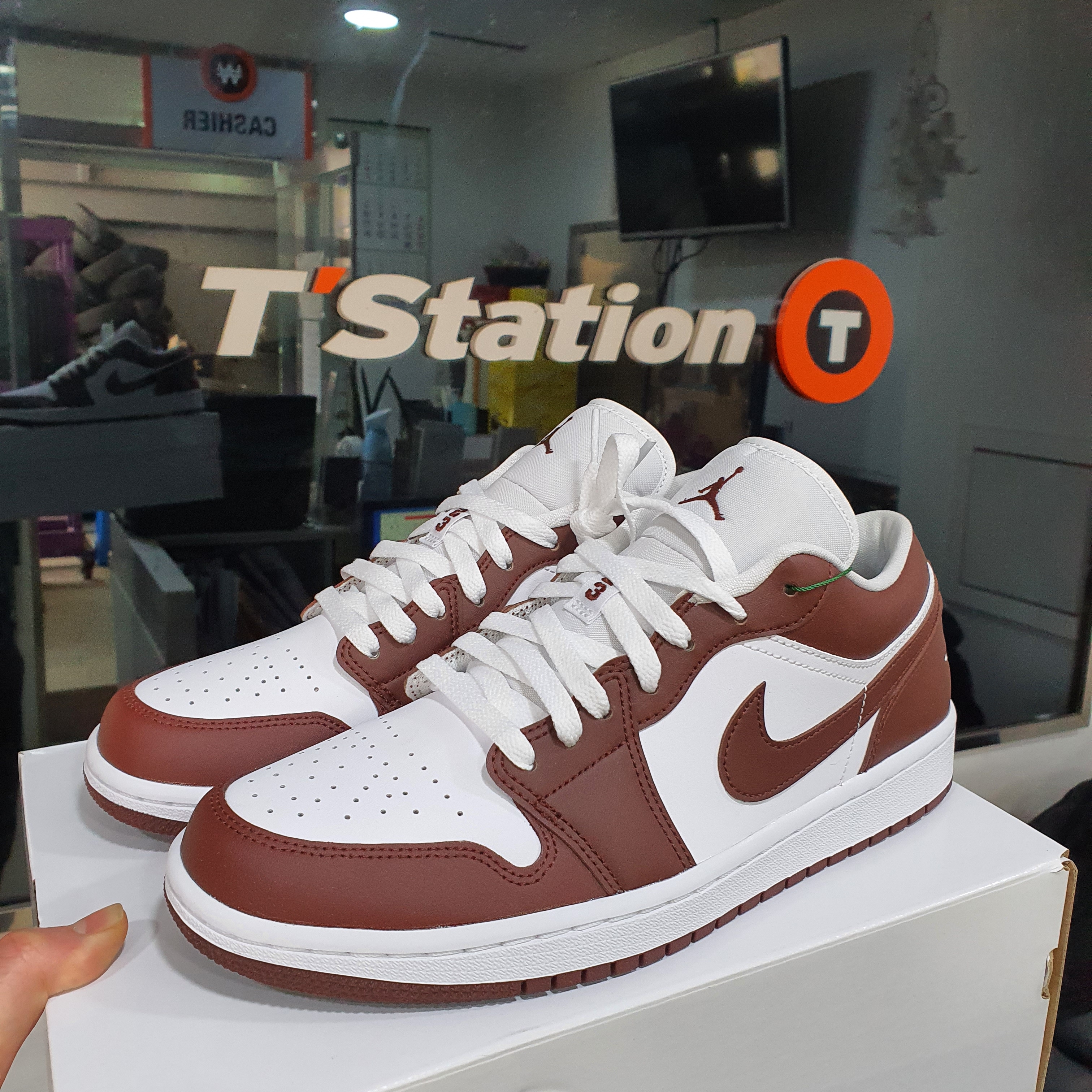 (W) Jordan 1 Low Bronze Eclipse 착용 스타일 - 2