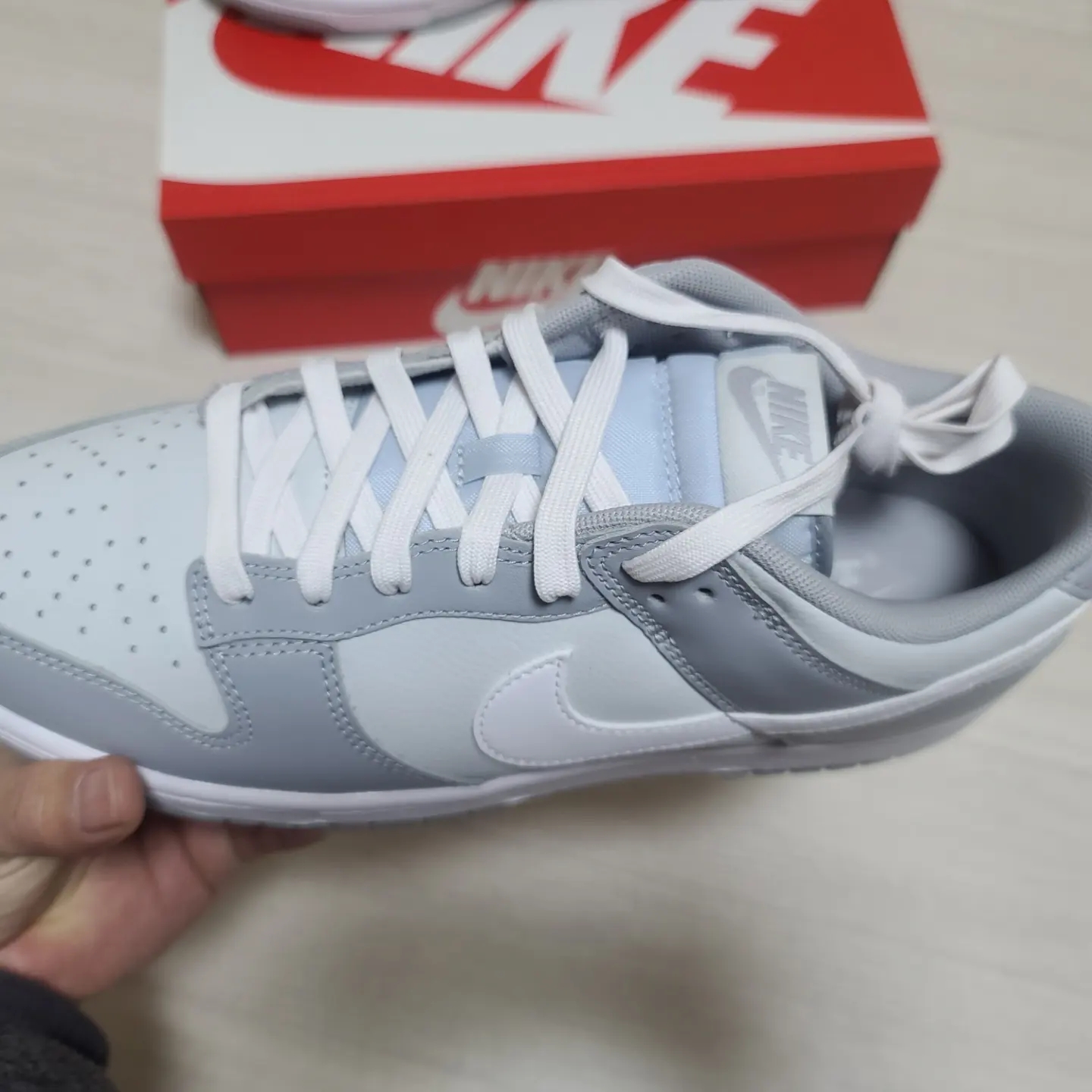Nike Dunk Low Retro Wolf Grey 착용 스타일 - 4