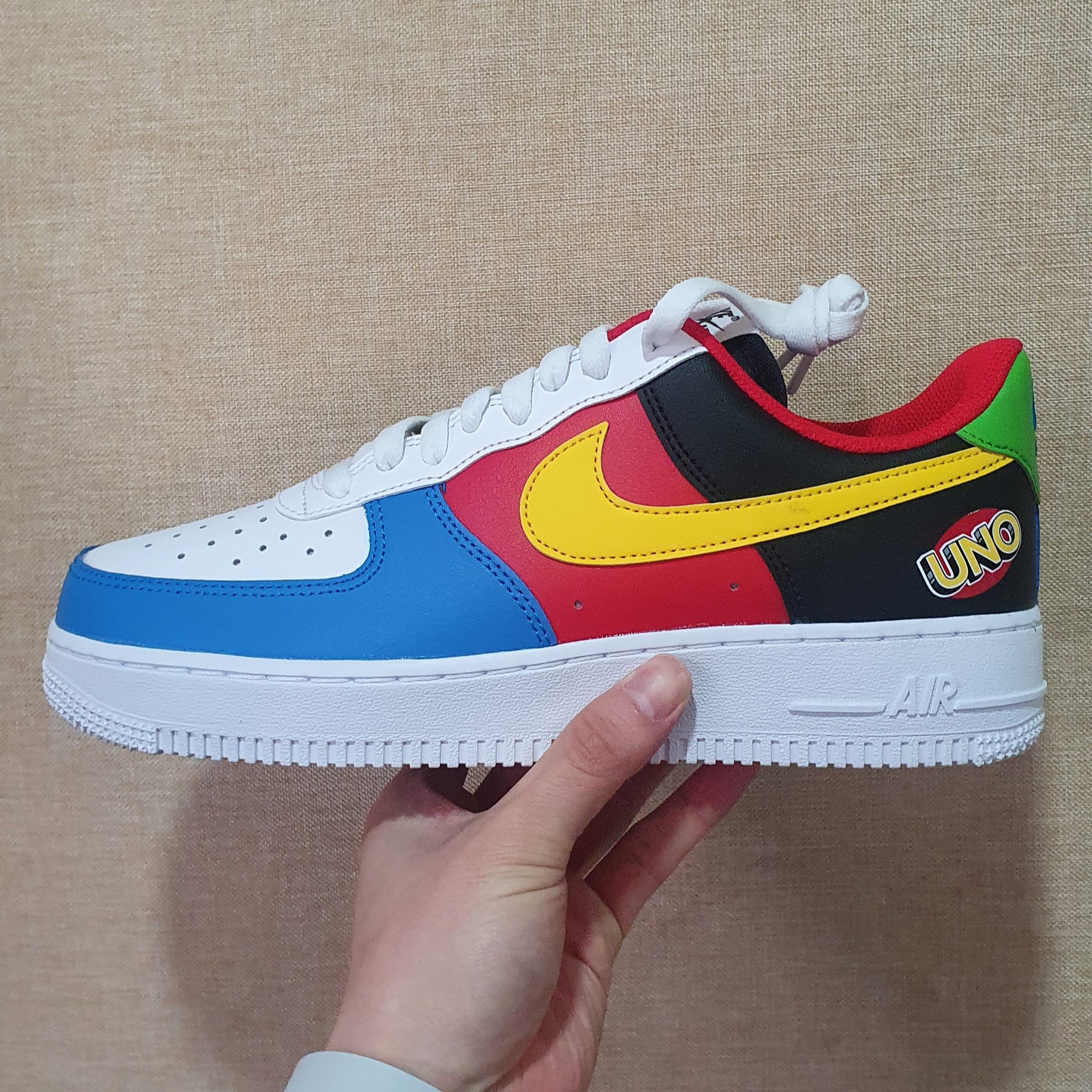 Nike x UNO Air Force 1 '07 QS White Yellow Zest 착용 스타일 - 1