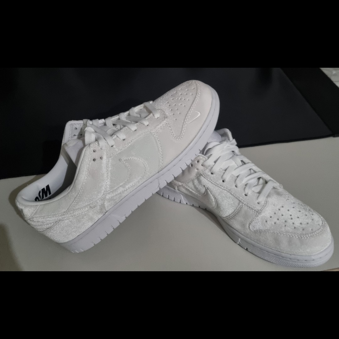 Nike x DSM Dunk Low Velvet White 착용 스타일 - 2